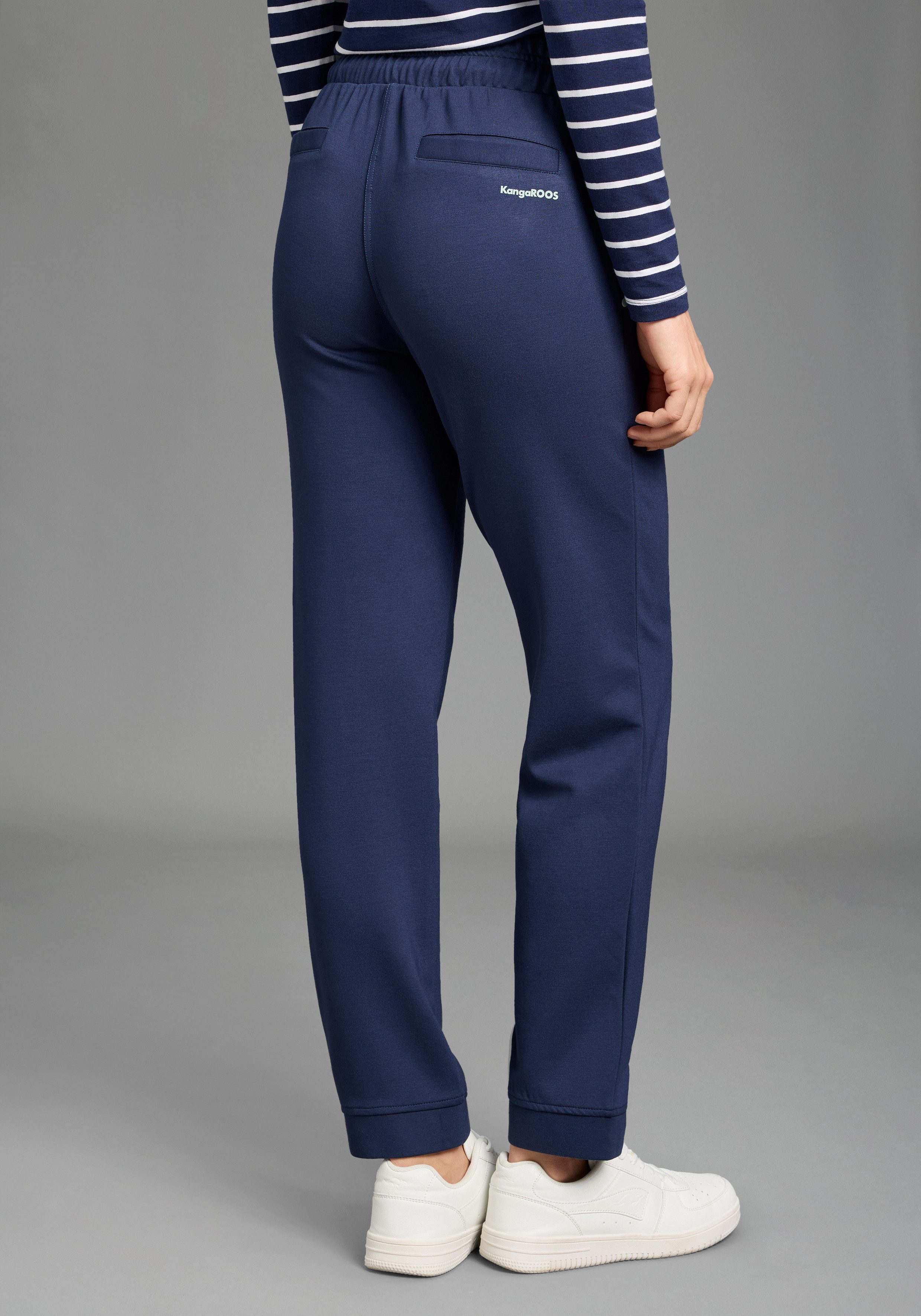 KangaROOS Schlupfhose Jerseyhose mit geradem Bein, mit Eingrifftaschen und Leistentaschen