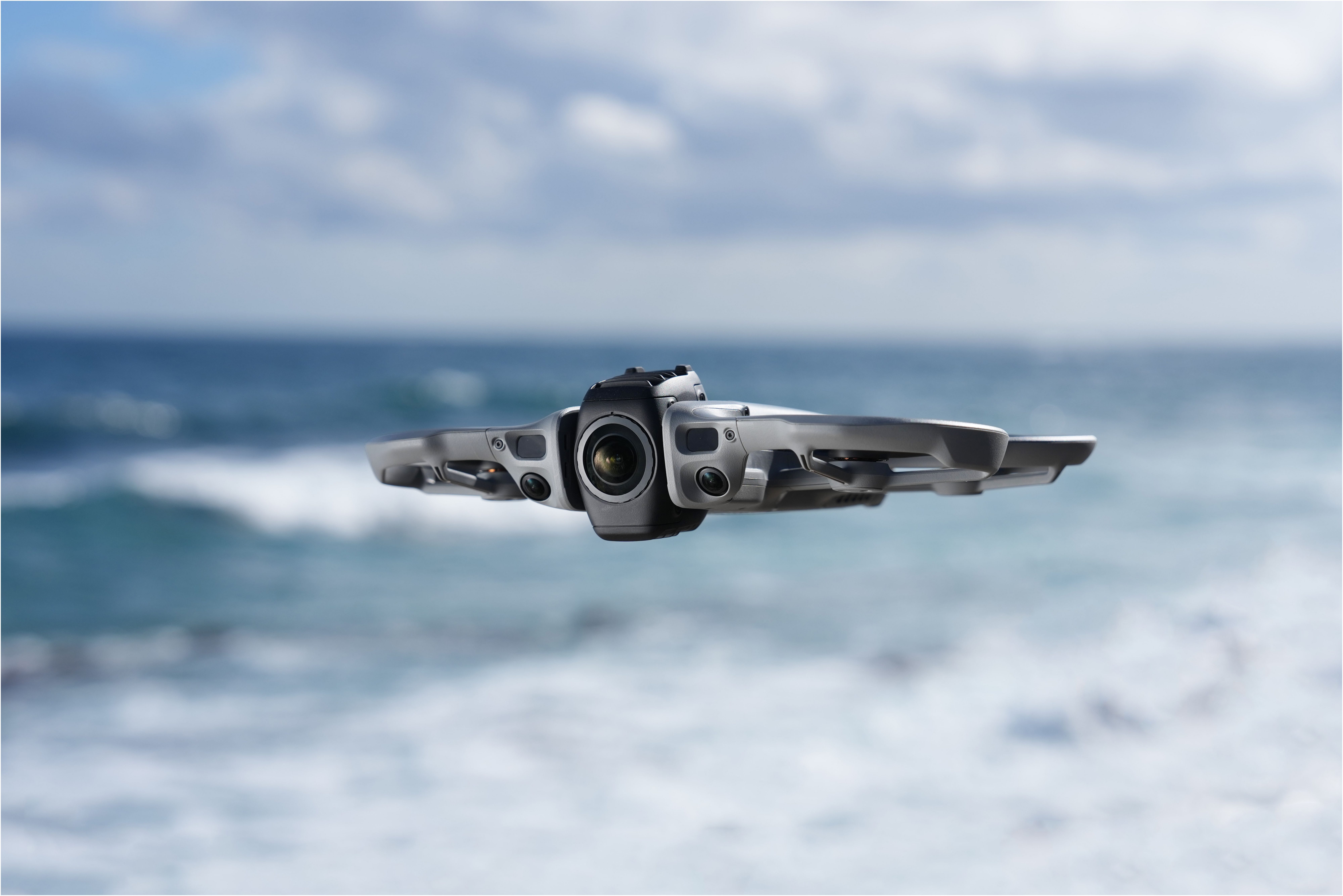 DJI Avata 360 Motion Fly More Combo (DJI Goggles N3) Drohne (8K, Set, RC Motion 3, Goggles N3, 3 Akkus, Umhängetasche und Ladestation) – Bild 5 von 5