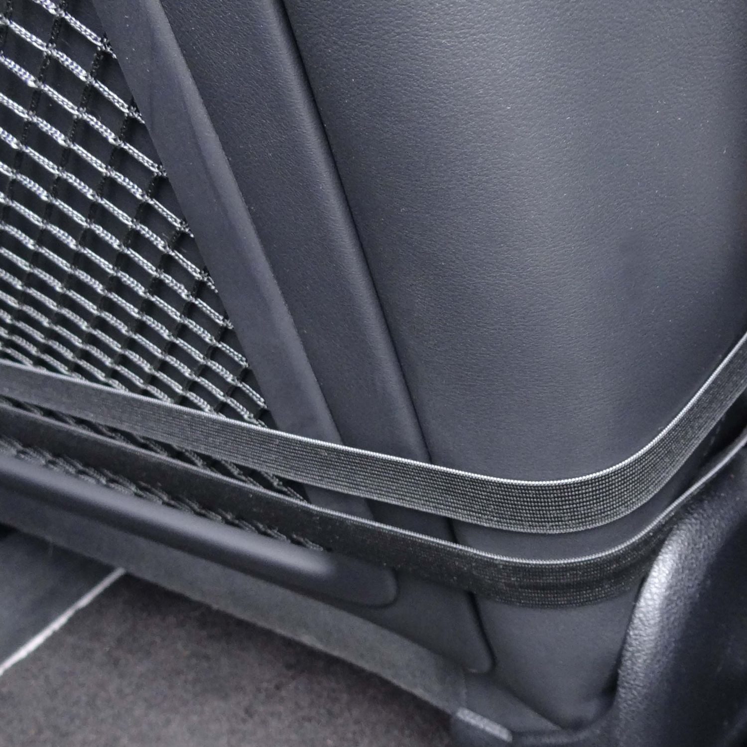 Hossi's Wholesale Tierbett Hundesitz Leder Look Autositz Gurt Renault Sandero oder Stepway Korb