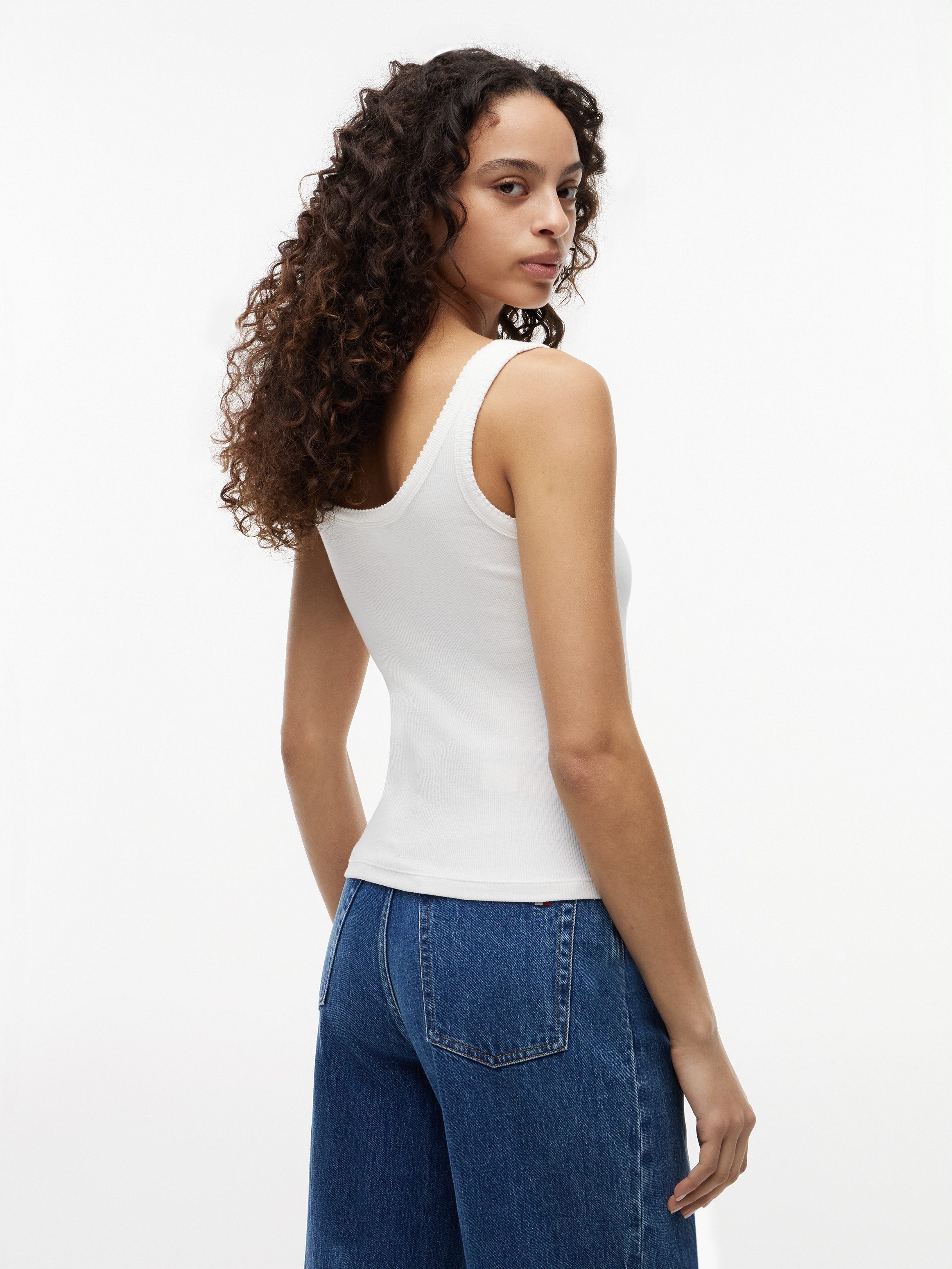 Tommy Jeans Trägertop TJW SLIM SCRIPT RIB TANK Baumwollmischung, slim fit, in gerippter Struktur, Logoschriftzug
