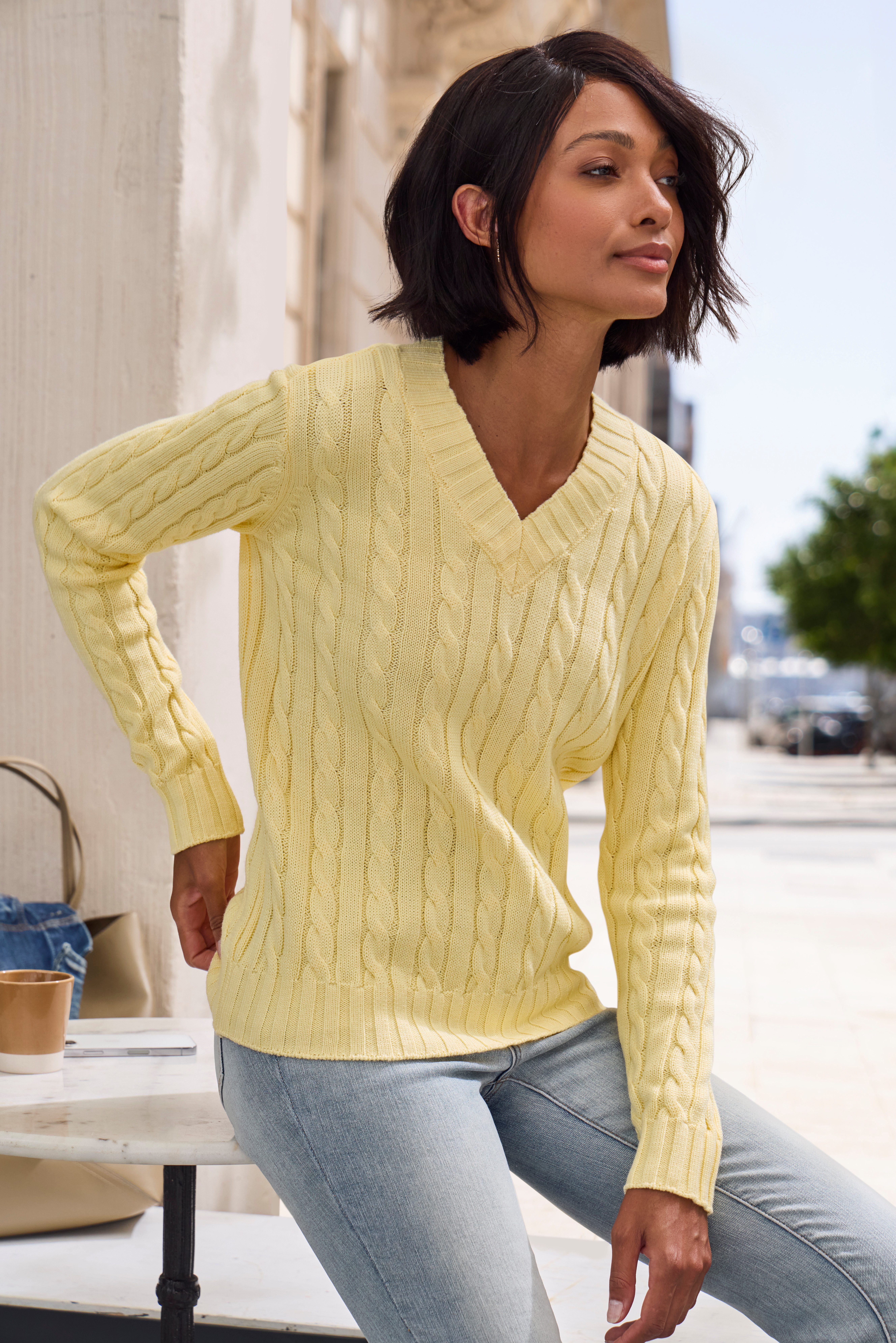 LASCANA V-Ausschnitt-Pullover mit Zopfstrickmuster