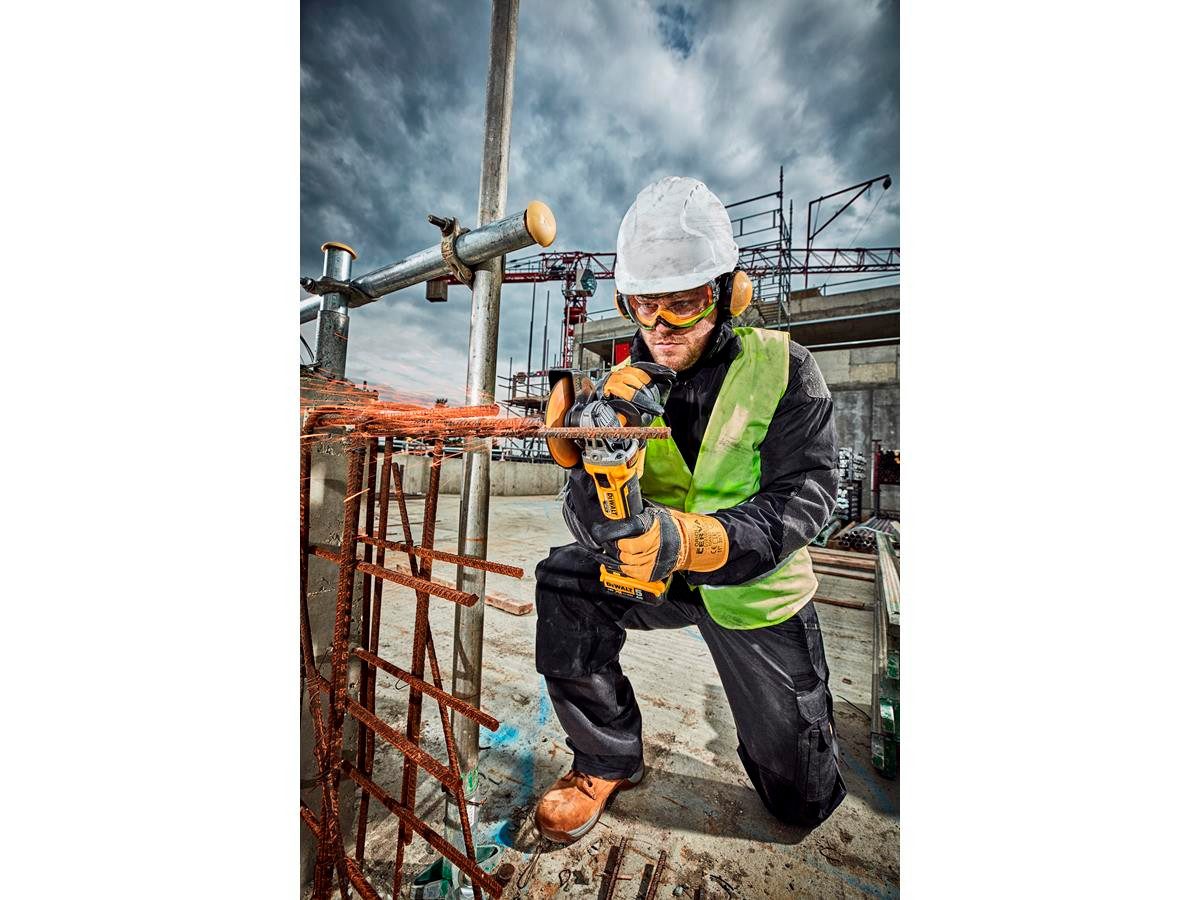 DeWalt Akku-Winkelschleifer 18 V / 5 Ah, max. 9000 U/min, mit 3x 18 Volt / 5,0 Ah XR Akkus und Schnellladegerät