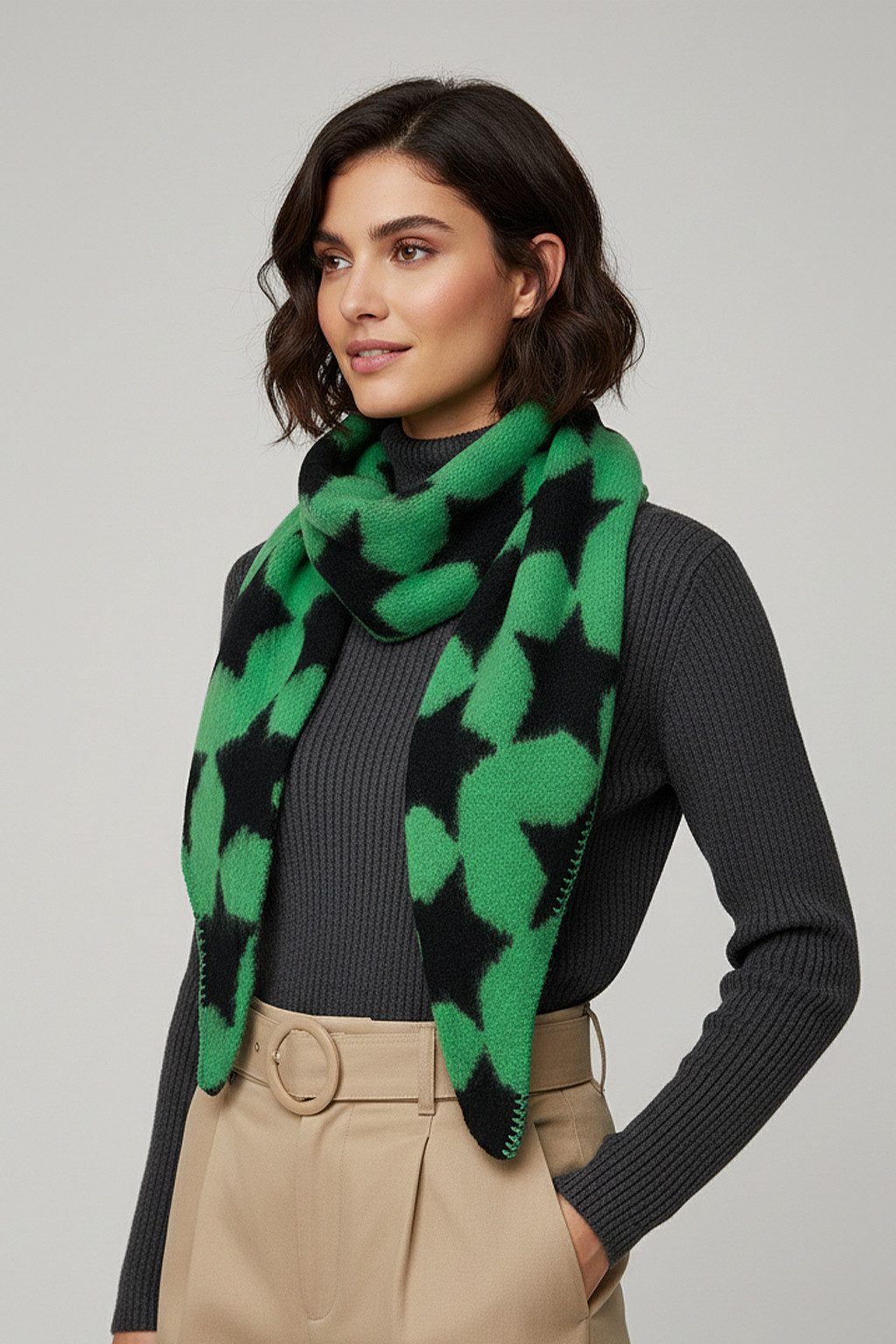 Faera Modeschal Flauschig mit Kontrastnaht, (1-St), 9428 in Grün