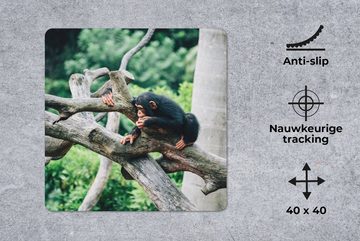 MuchoWow Gaming Mauspad Junger Schimpanse im Dschungel (1-St), Mousepad mit Rutschfester Unterseite, Gaming, 40x40 cm, XXL, Großes