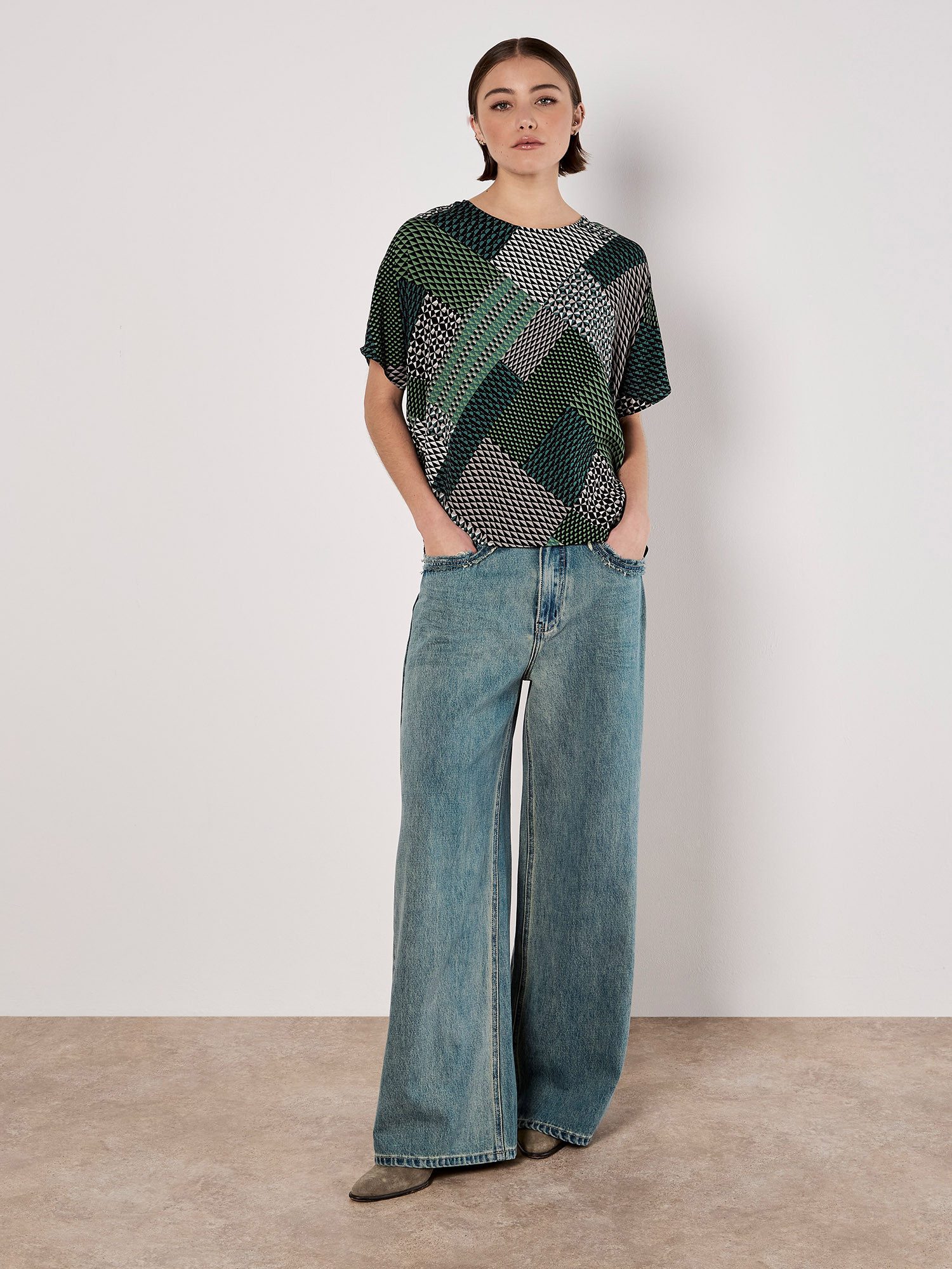 Apricot T-Shirt Patchwork Shirt (1-tlg) mit geometrischem Druck – Bild 5 von 5