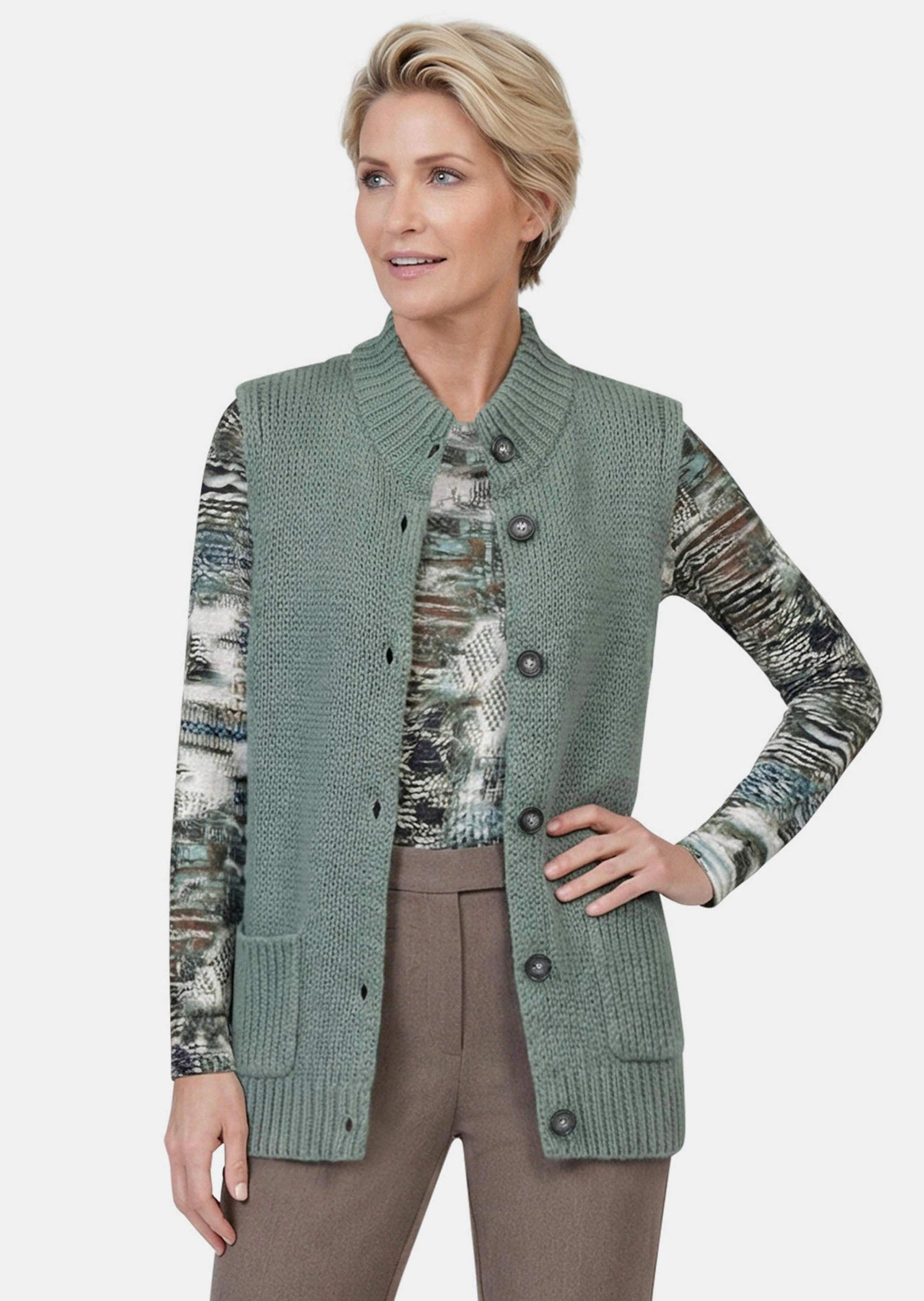 GOLDNER Strickweste Strickweste mit Knopfleiste Ärmellose Weste mit Stehkragen und aufgesetzten Taschen
