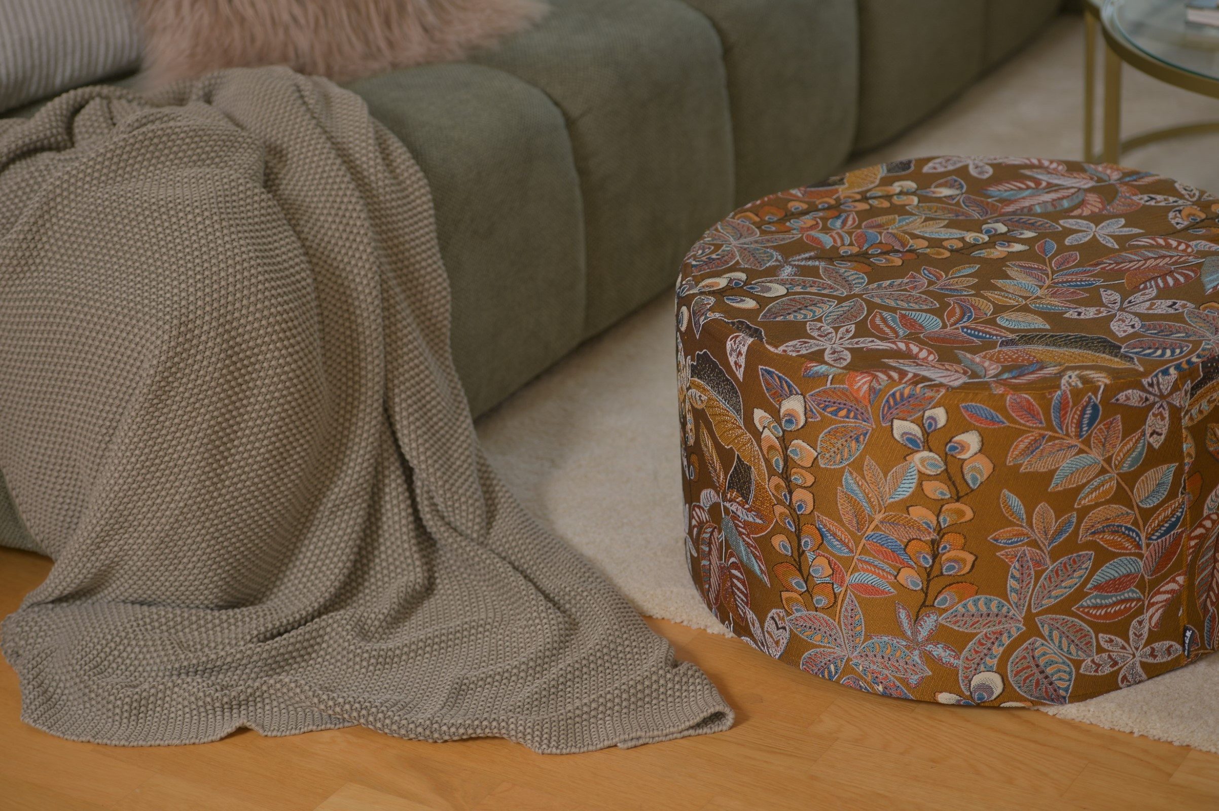 H.O.C.K. Sitzhocker H.O.C.K. Tristan Hocker rund Pouf ø60x40cm gold floral, Hocker, Barhocker & Sitzhocker, Pouf, Badhocker, Wohnzimmer Hocker