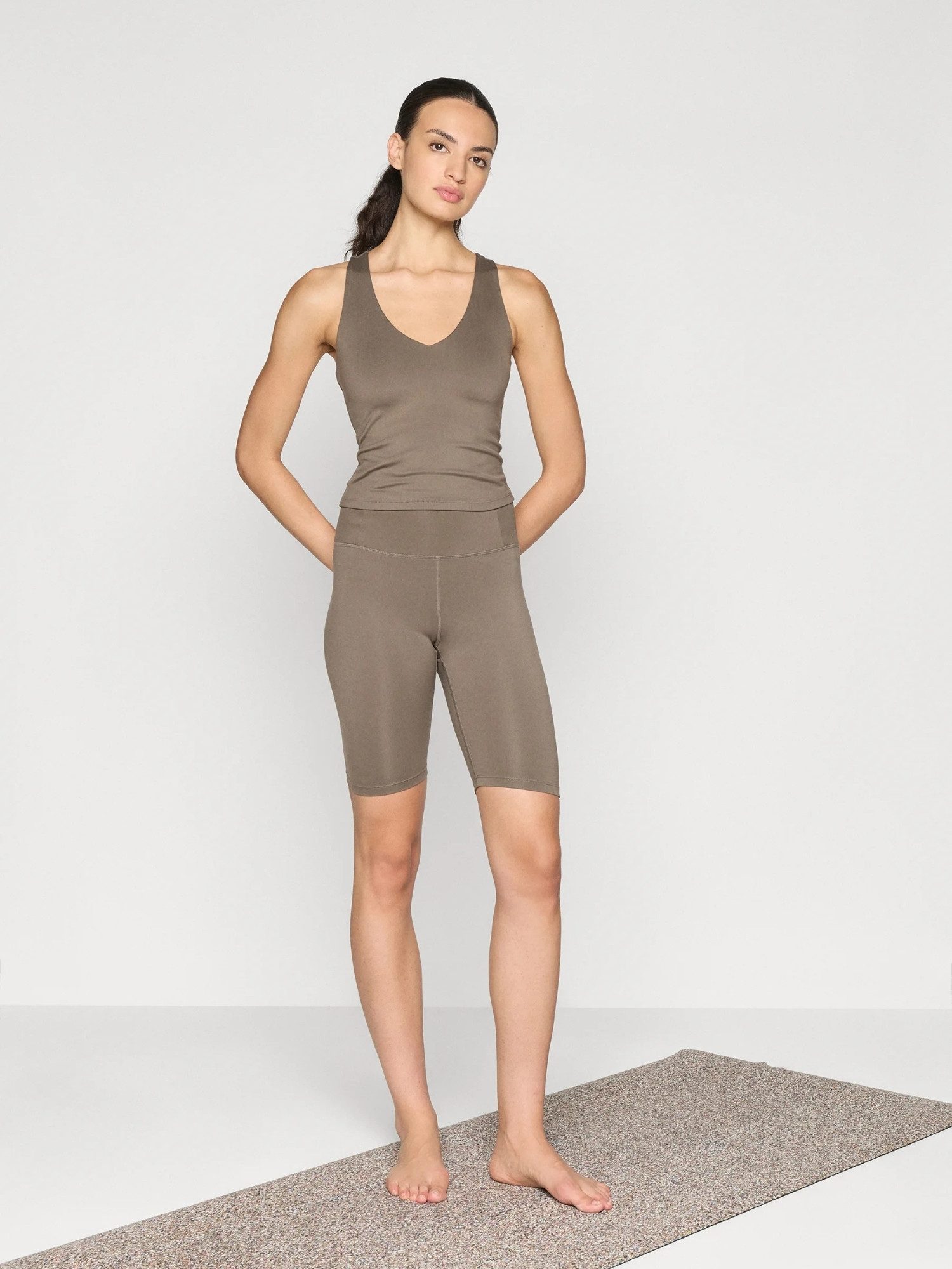 GIRLFRIEND COLLECTIVE Shorts Girlfriend Collective Shorts Float