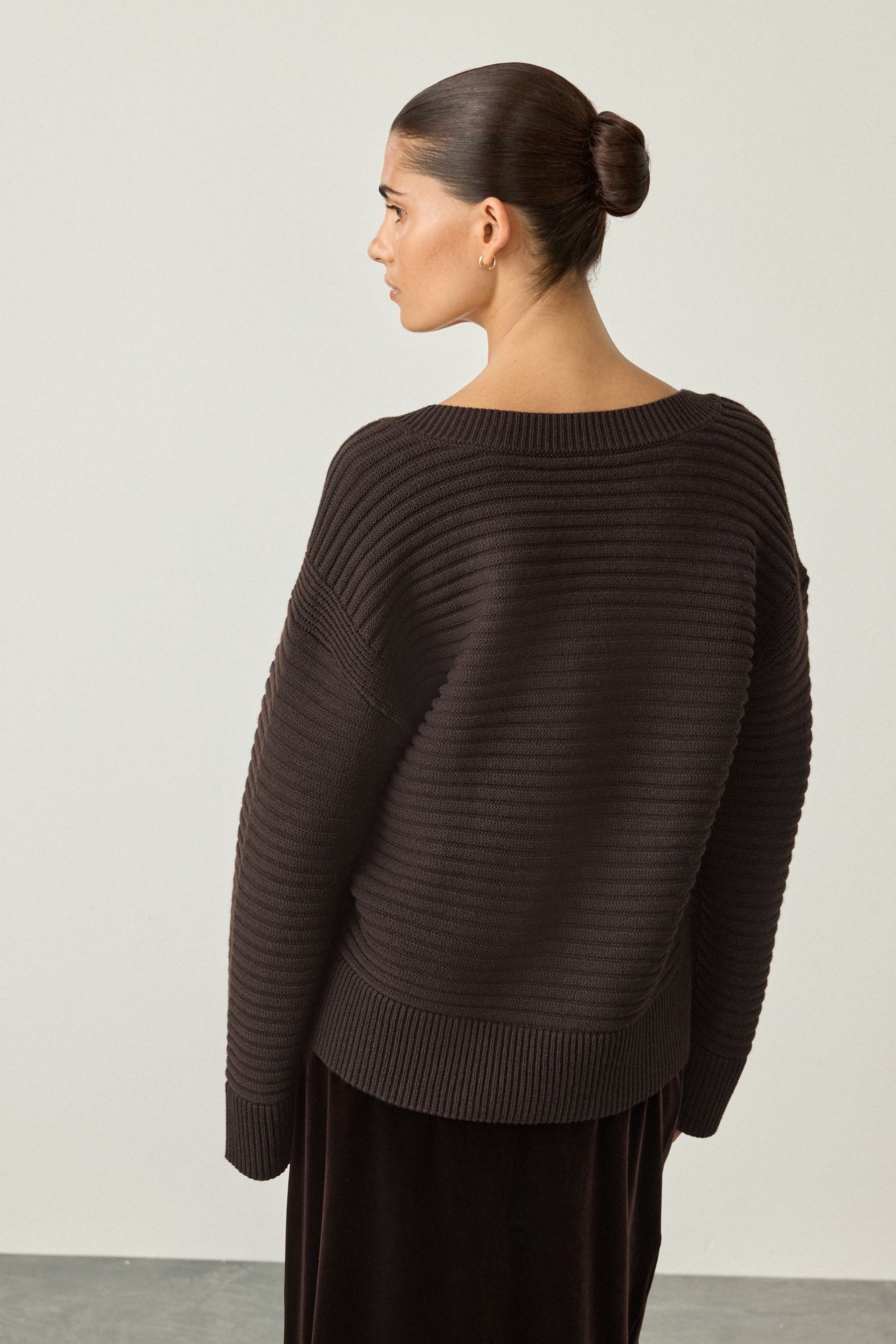 Next V-Ausschnitt-Pullover Gerippter Strickpullover mit V-Ausschnitt (1-tlg)