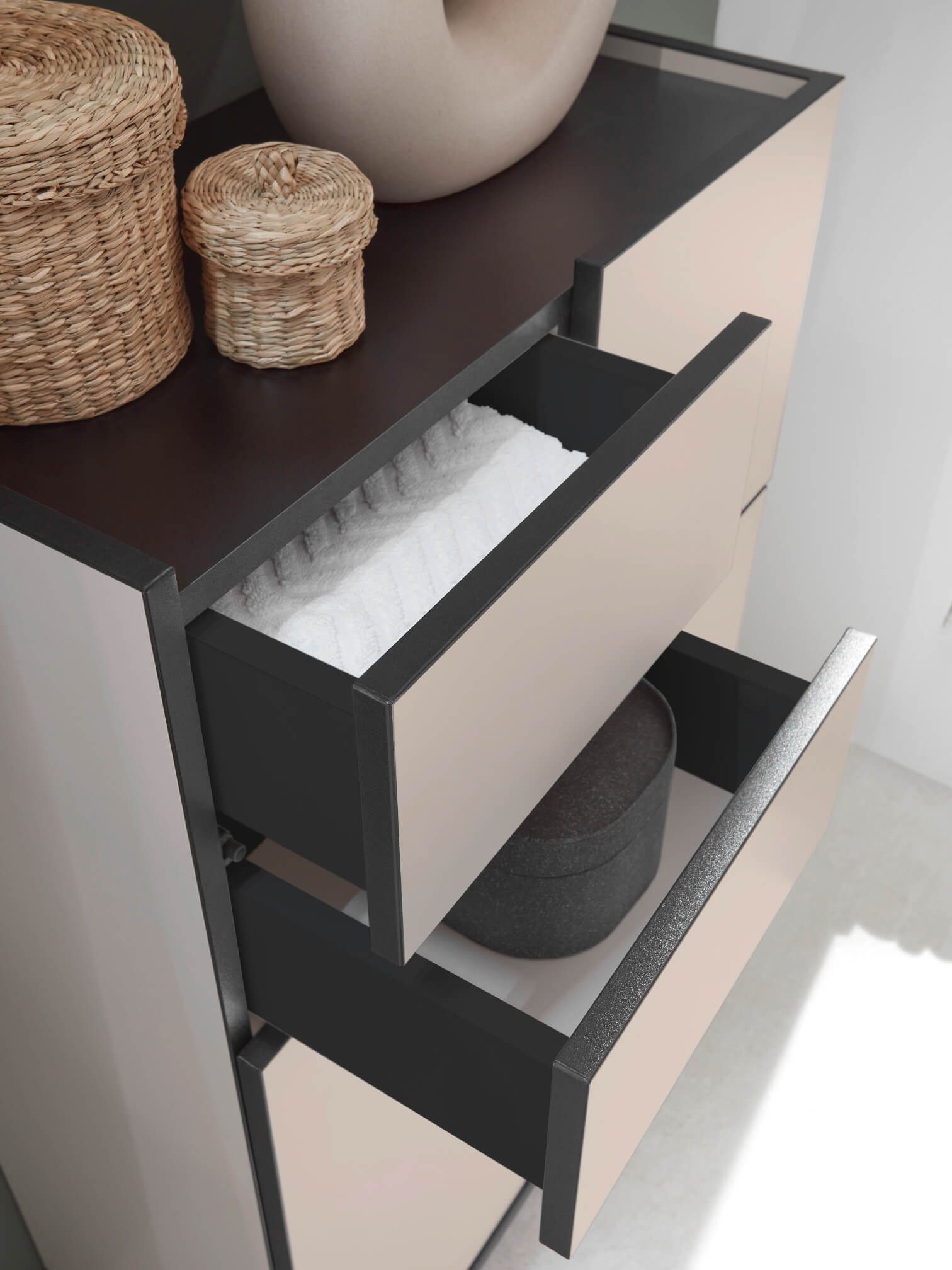 moebel-dich-auf Highboard VENEZIA (Badezimmer Midischrankin kaschmir 60 cm breit), push to open – Bild 4 von 5