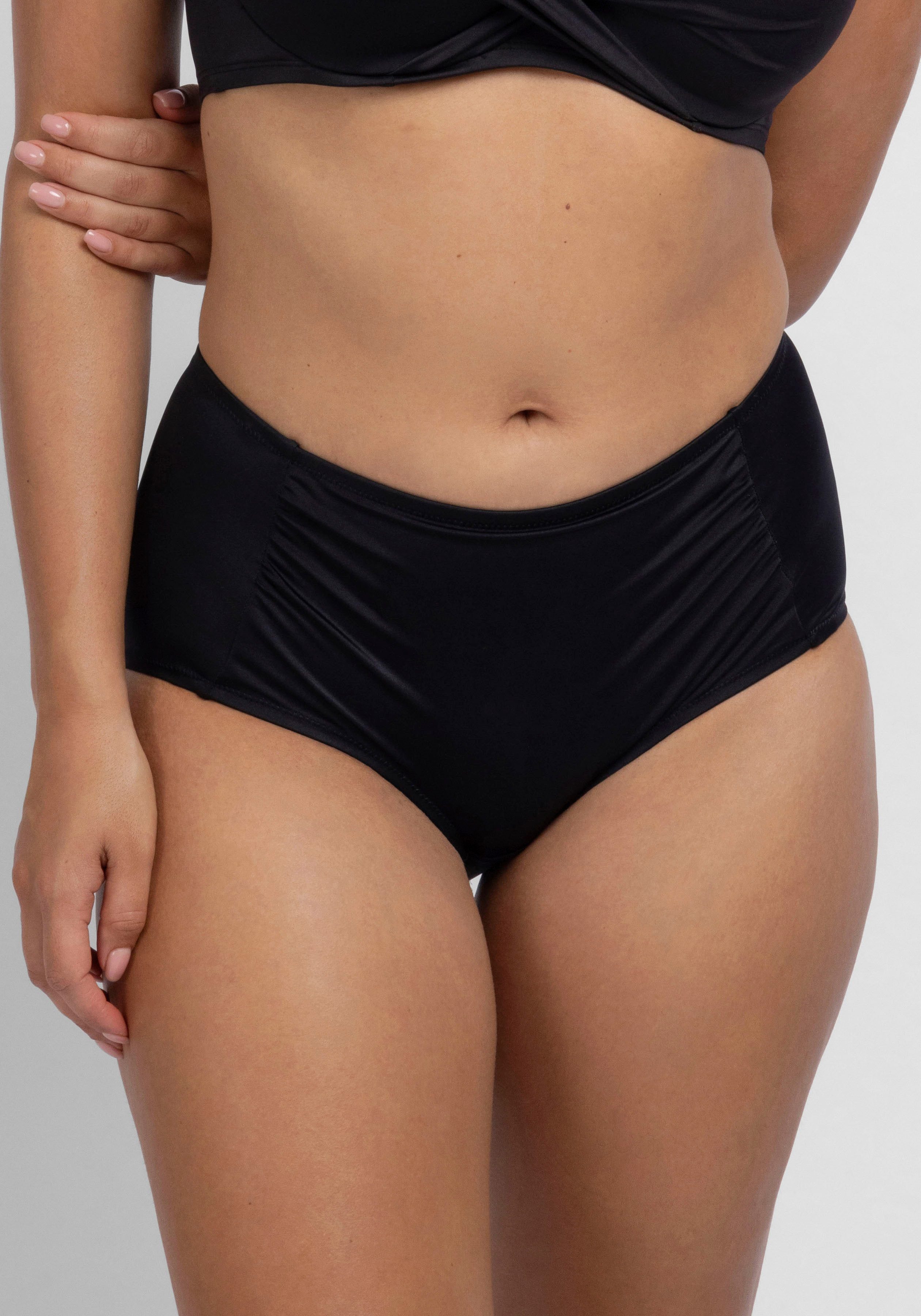 Dorina Bikini-Hose FIJI Curves, leicht Raffung vorn