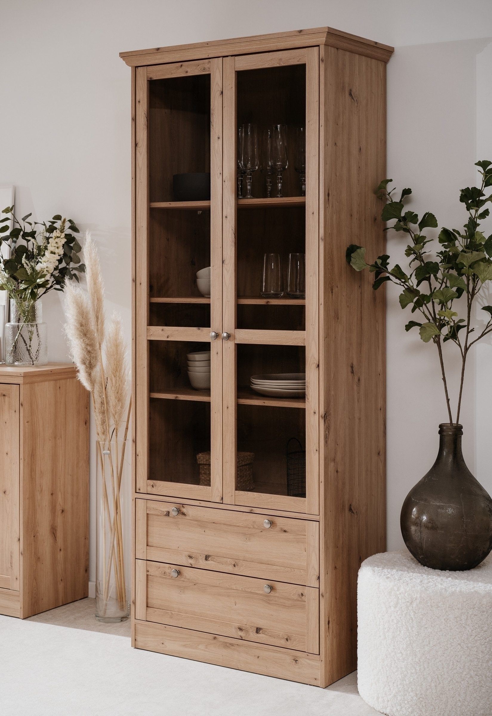freiraum Vitrine Timber 2 Türen, 2 Schübe, 3 Böden, Artisan Eiche Dekor - 80x200x45cm (BxHxT)