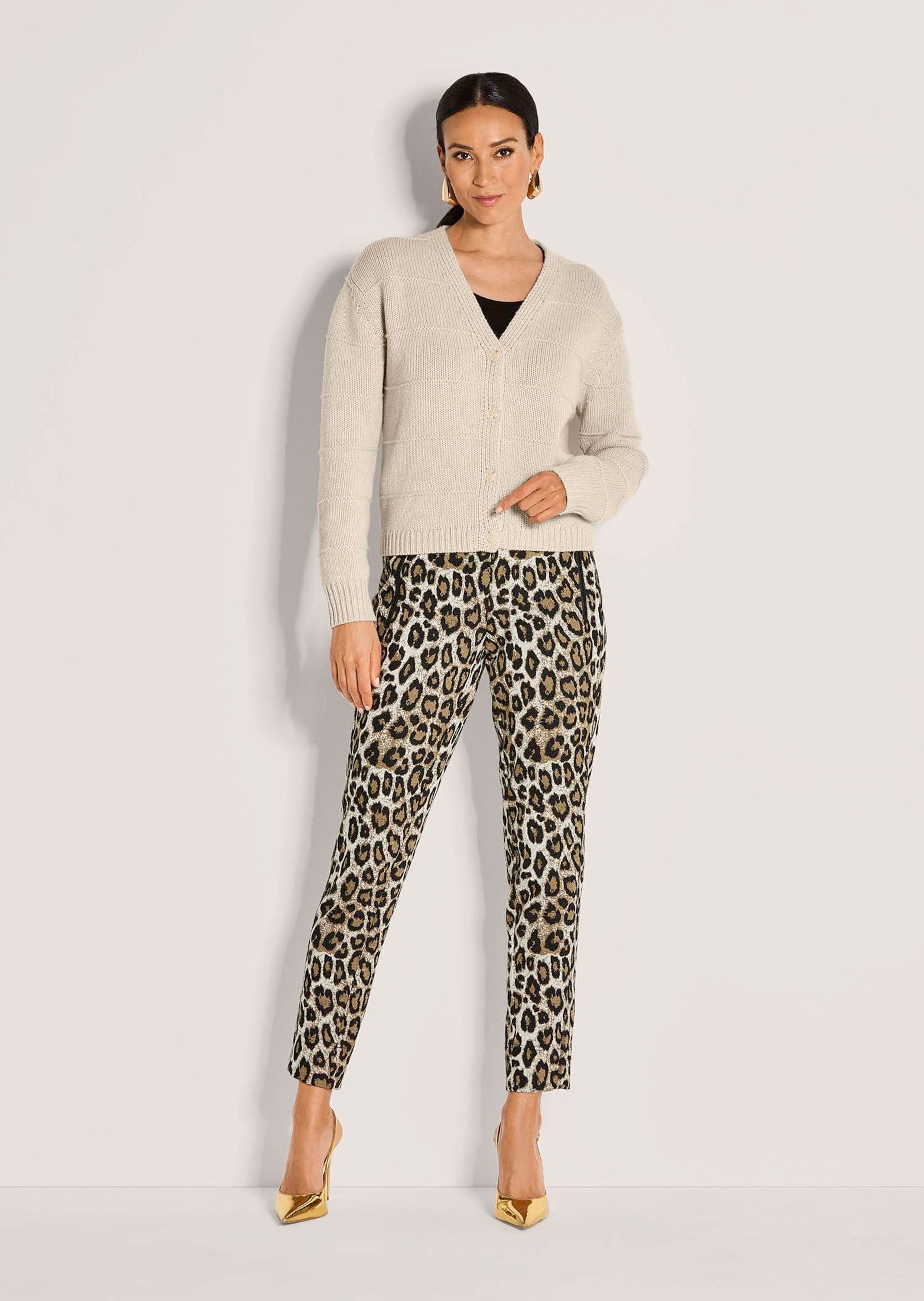 MADELEINE Strickjacke Elegante Wolljacke mit Ringelstruktur Jacke mit V-Aus günstig online kaufen