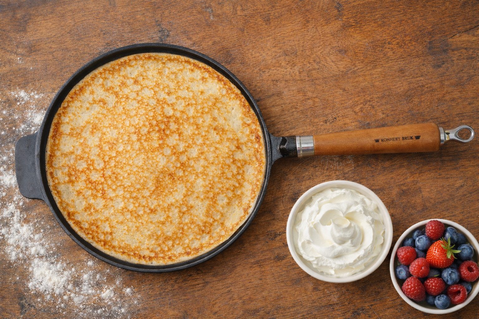 Ronneby Bruk Crêpepfanne Maestro Crépe-Pfanne, Ø 24 cm, mit Holzgriff, Gusseisen (1-tlg)