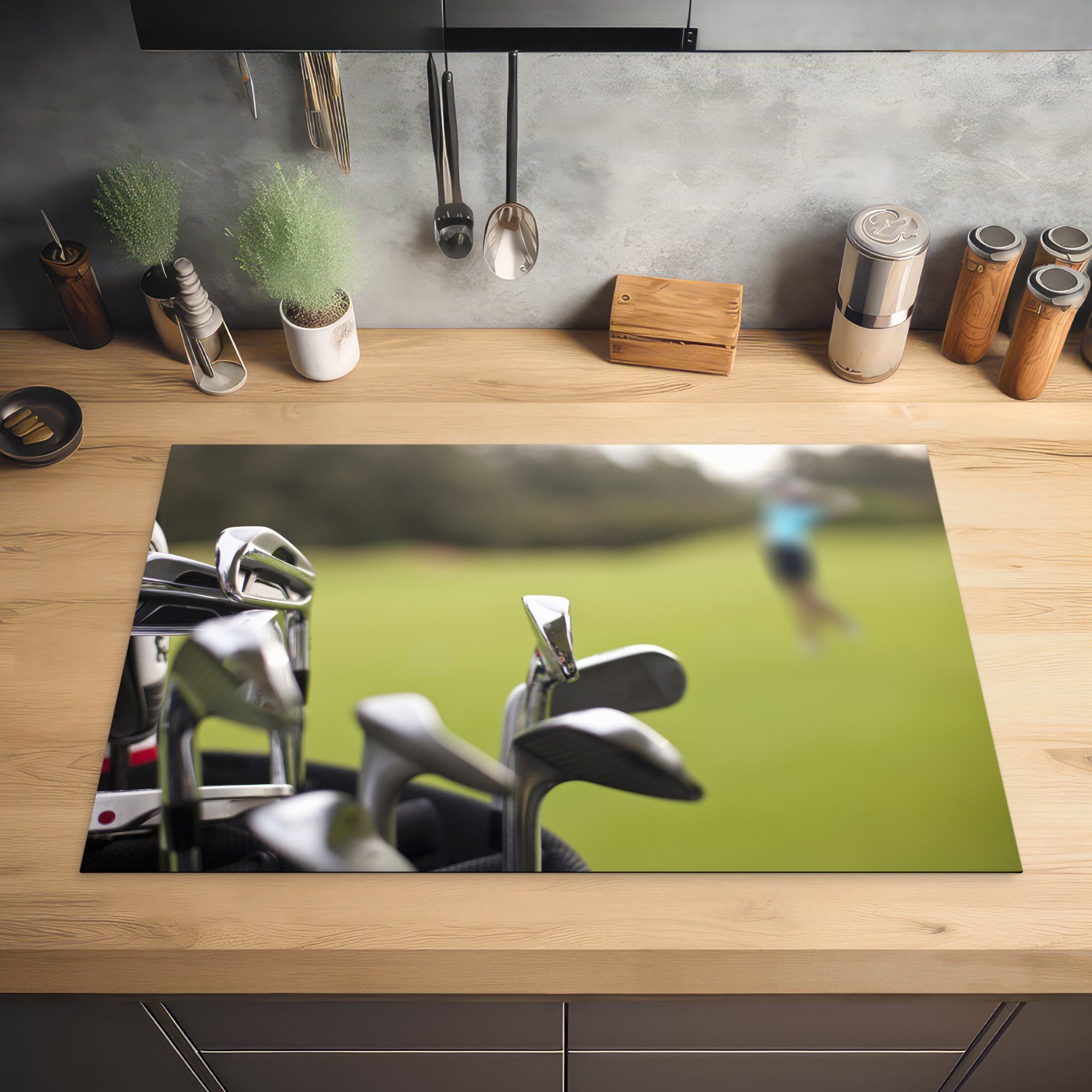 MuchoWow Herdblende-/Abdeckplatte Eine Tasche mit tlg), Schutz Golfschlägern Golfplatz, (1 81x52 für Vinyl, die Induktionskochfeld auf cm, küche, Ceranfeldabdeckung dem