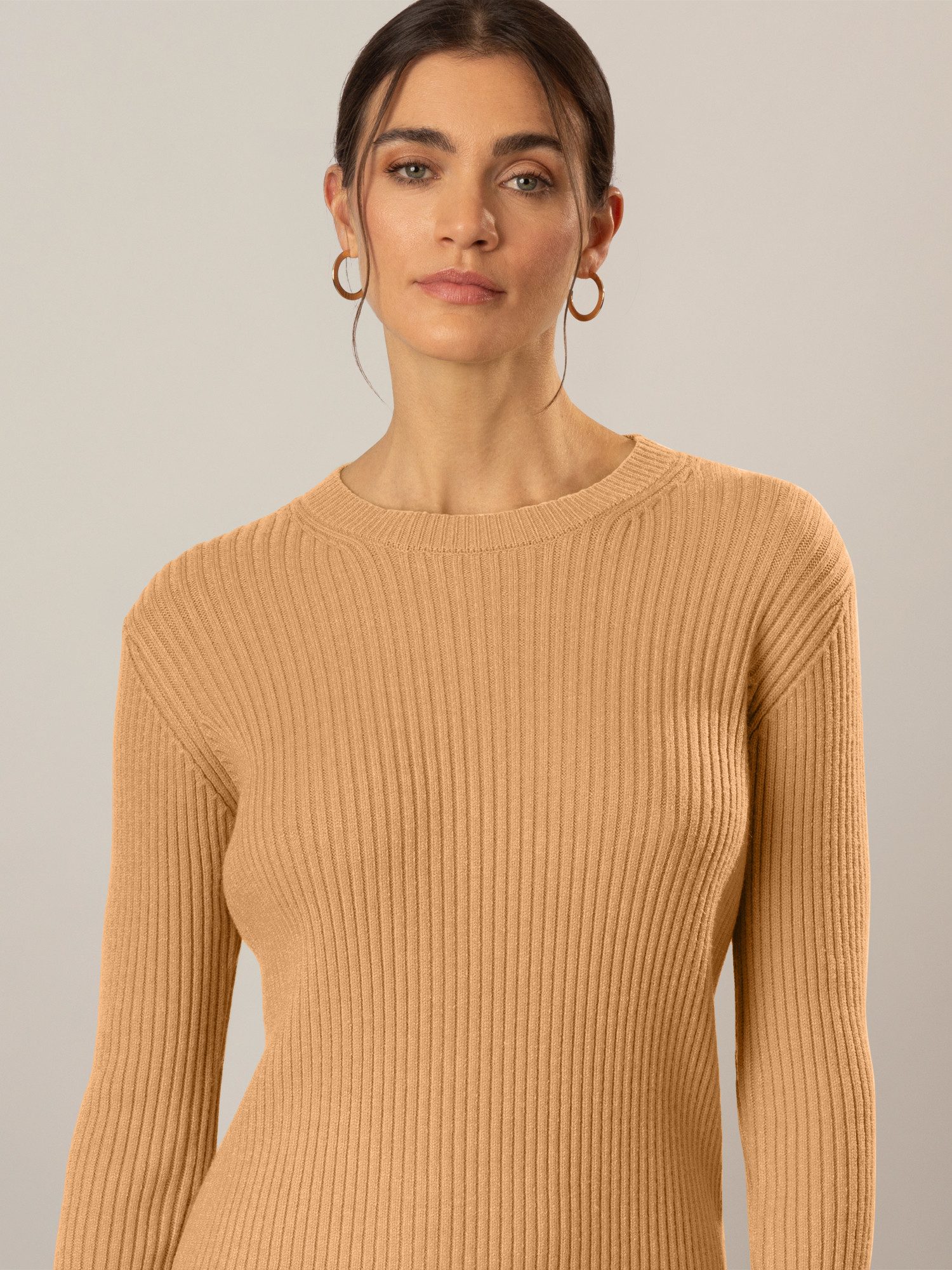 Apart Strickkleid im Rippenstrick aus einer soften Viskose-Mischung mit Kaschmir