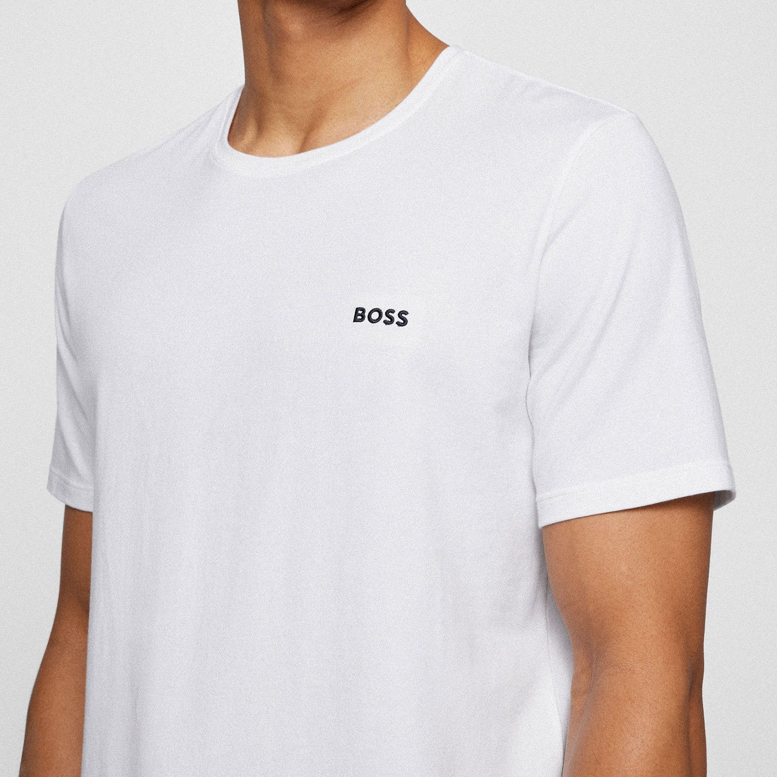 BOSS T-Shirt Mix&Match T-Shirt 102 natural der Brust auf Logo mit gesticktem R