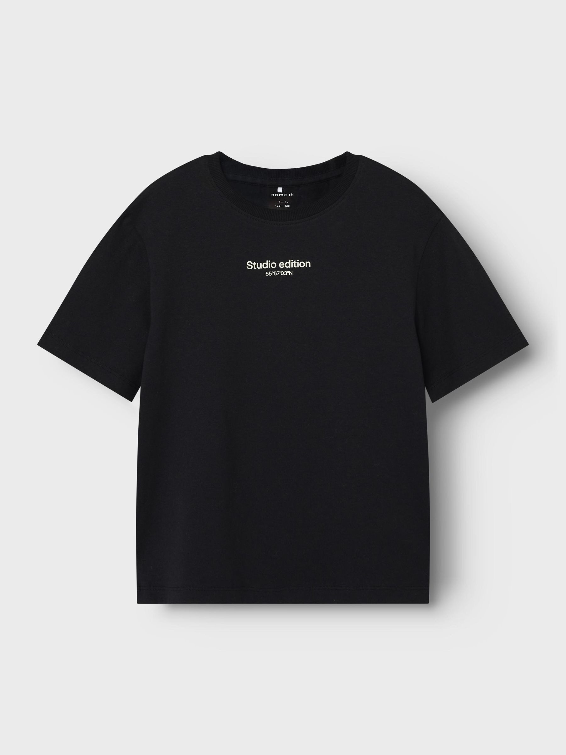 Name It T-Shirt NKMBRODY SS NREG TOP NOOS mit dezentem 3D-Frontmotiv