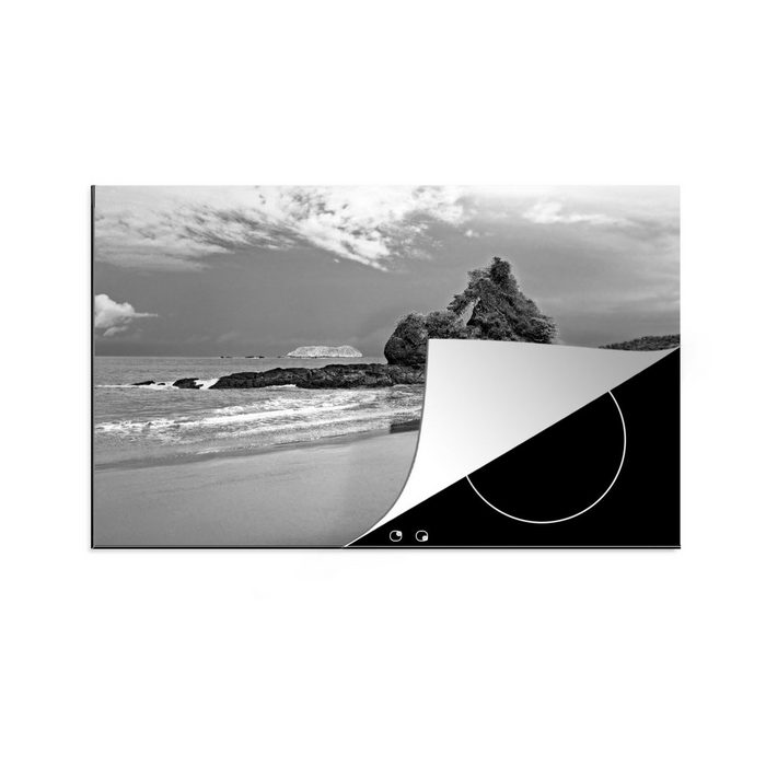 MuchoWow Herdblende-/Abdeckplatte Das Paradies am Strand von Costa Rica in Schwarz und Weiß Vinyl (1 tlg) Ceranfeldabdeckung für die küche Induktionsmatte