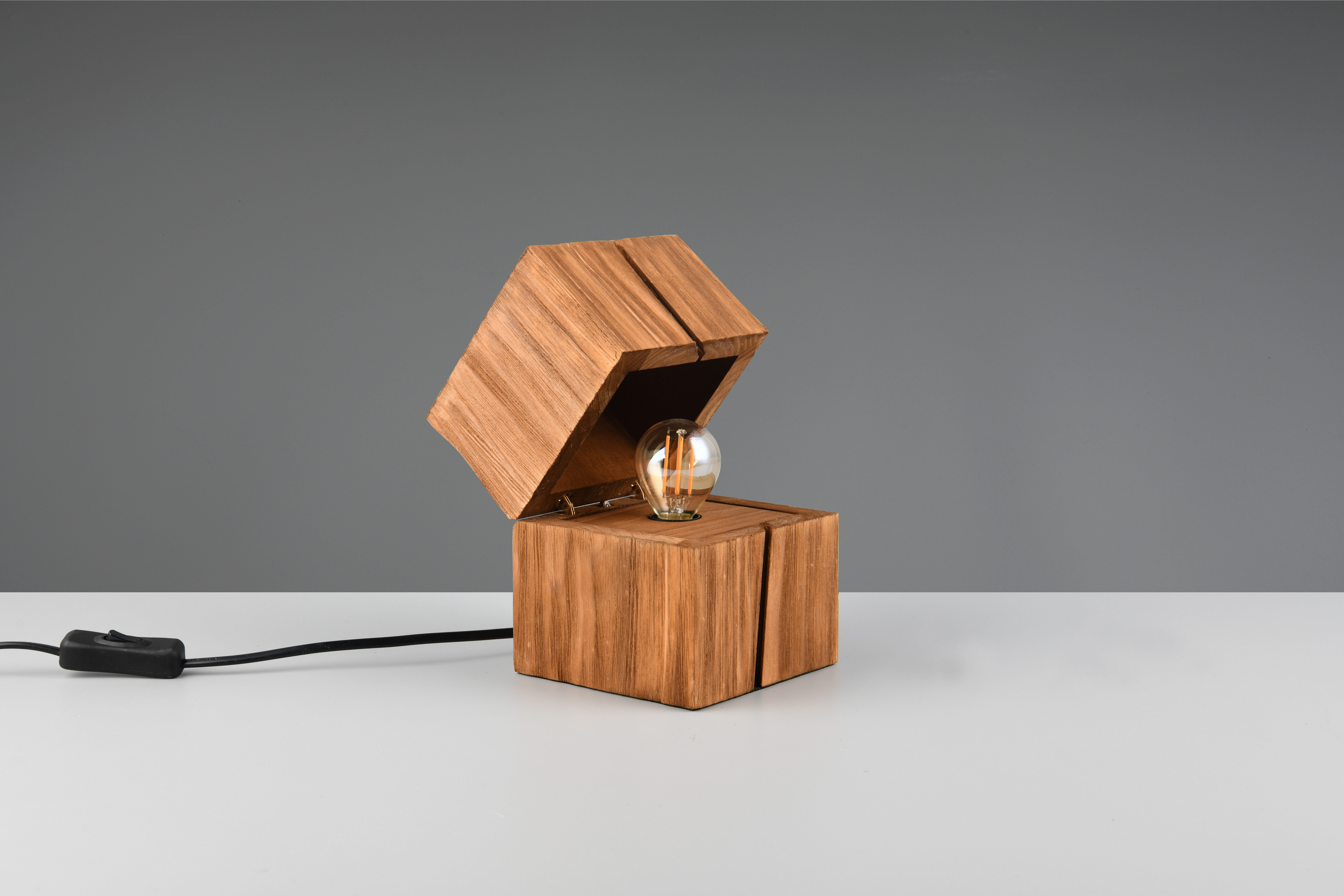 TRIO Leuchten Schreibtischlampe TREASURE, Deko Tischleuchte Schatzkiste inkl 1xE14 LED 225 Lumen 2700K, Ein-/Ausschalter, Leuchtmittel wechselbar, Warmweiß, Licht startet bei öffnen der Box, Schnurschalter, Naturholz Tischlampe