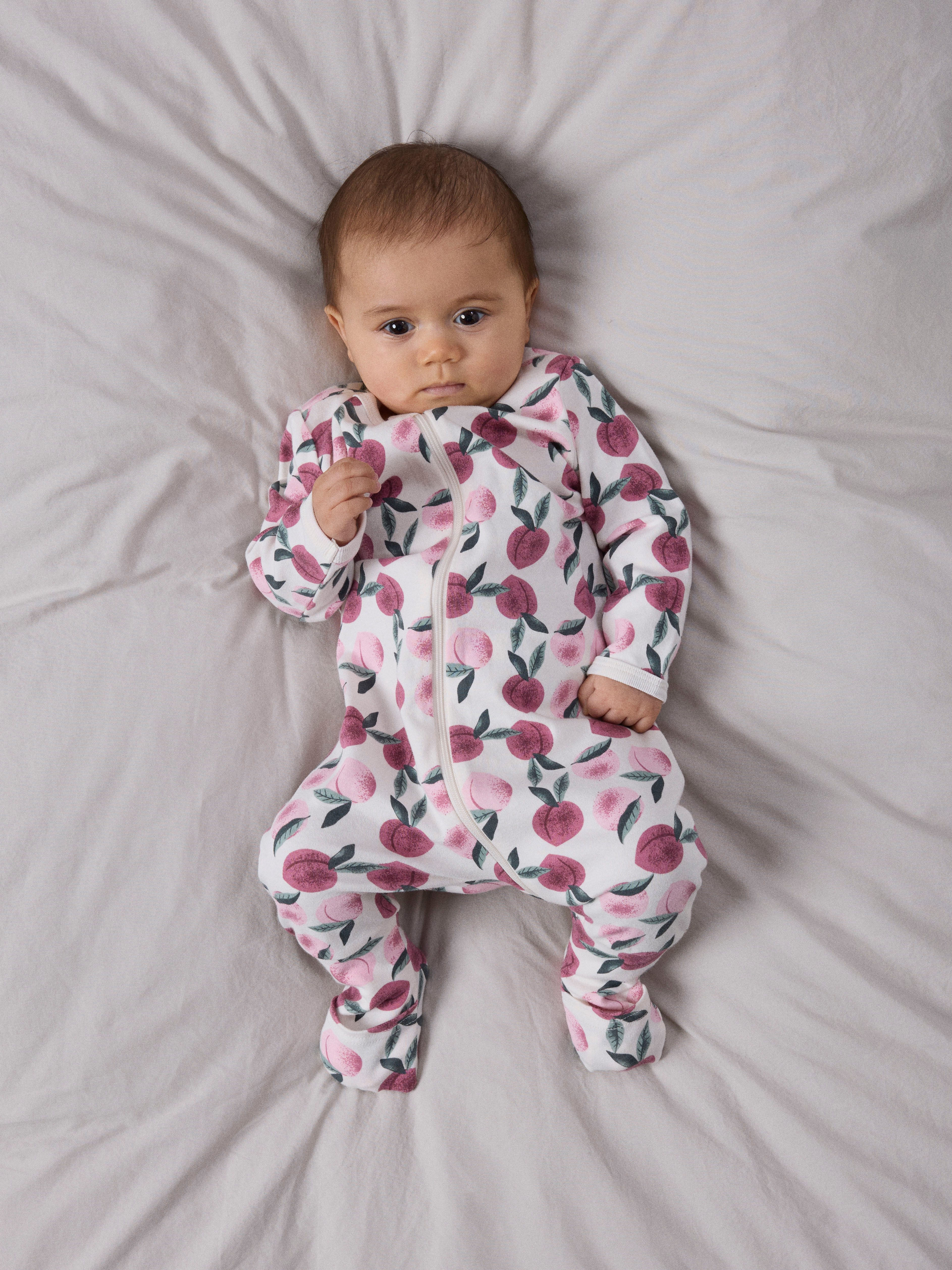 Name It Schlafanzug NBFNIGHTSUIT ZIP FF PEACHES NOOS aus Jersey, lockere Passform, mit Reißverschluss, für Mädchen – Bild 4 von 4
