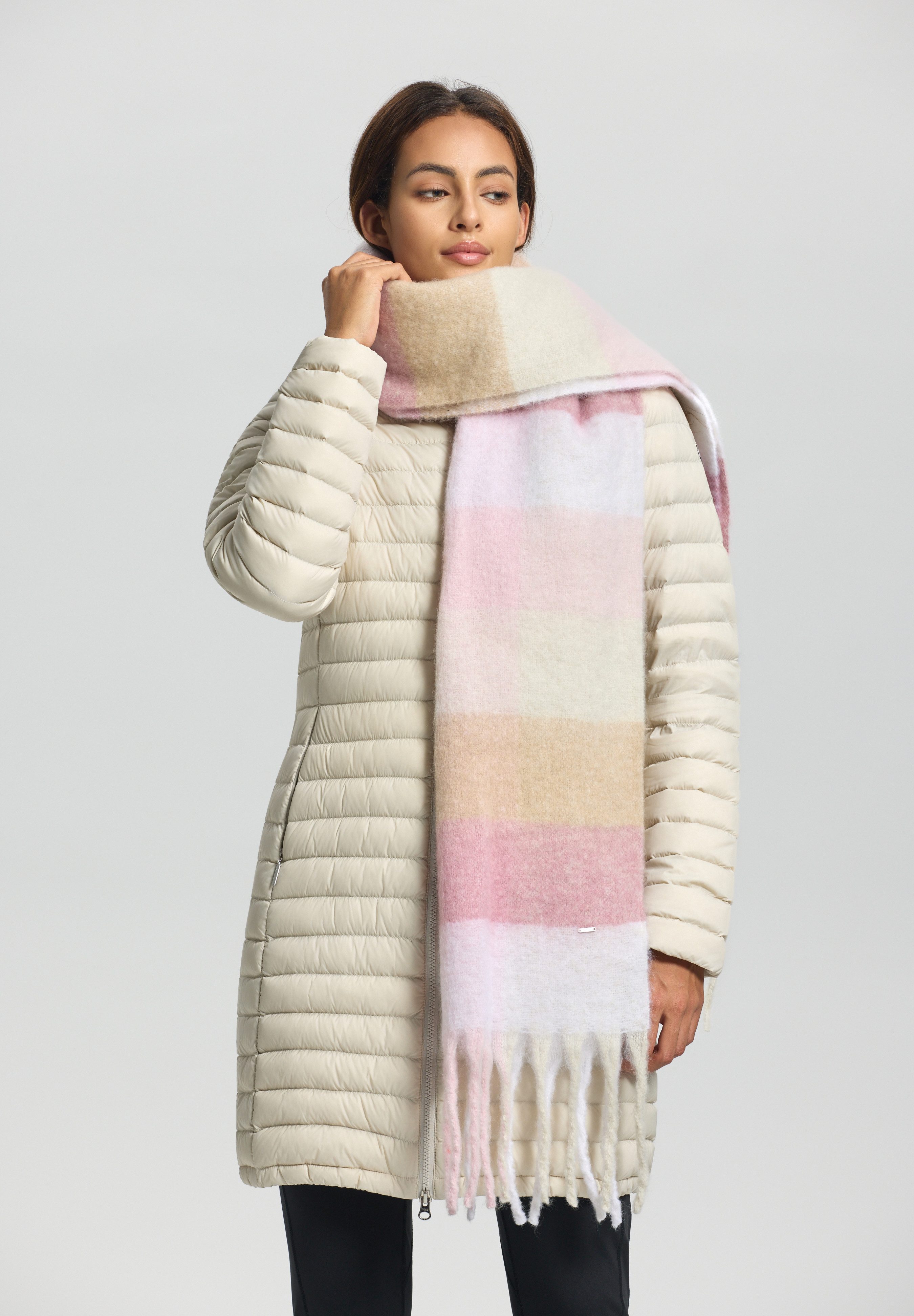 Luhta Schal LUHTA NAANJOKI, langer Schal, mit Fransen an den Enden, aus Polyester