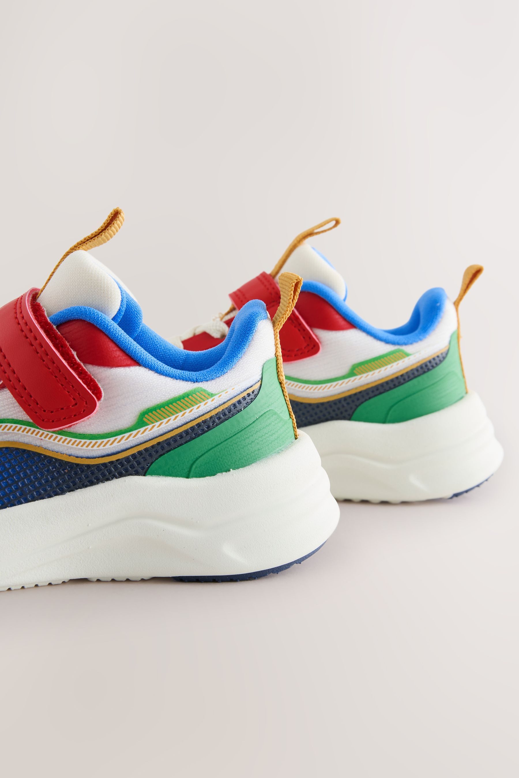 Next Sneaker mit Klettverschluss und Elastikschnürung Sneaker (1-tlg)