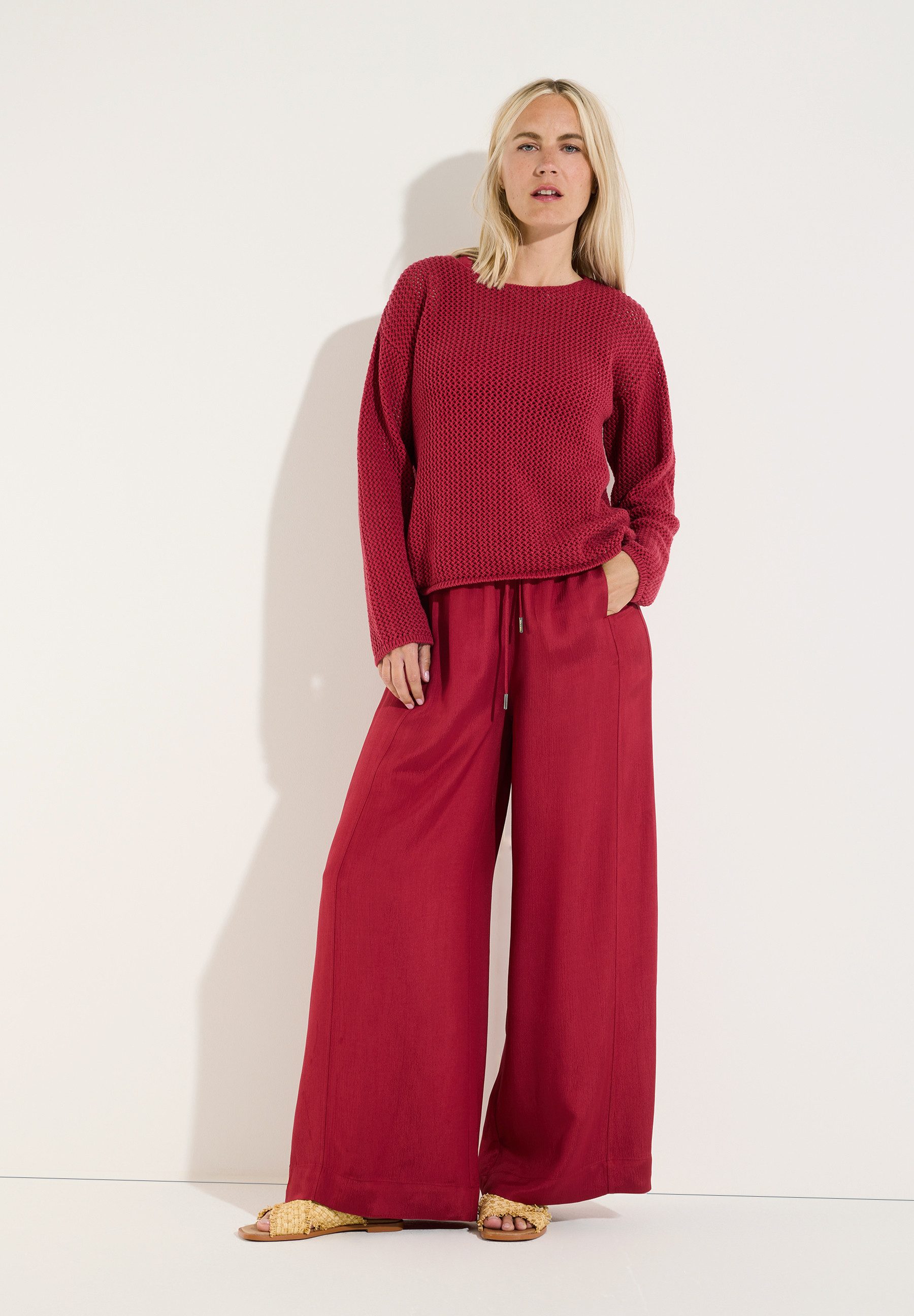 Rundhalspullover luftiger, transparenter Lockstrickpullover