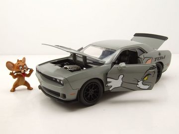 JADA Modellauto Dodge Challenger Hellcat 2015 grau Tom & Jerry mit Figur Modellauto, Maßstab 1:24