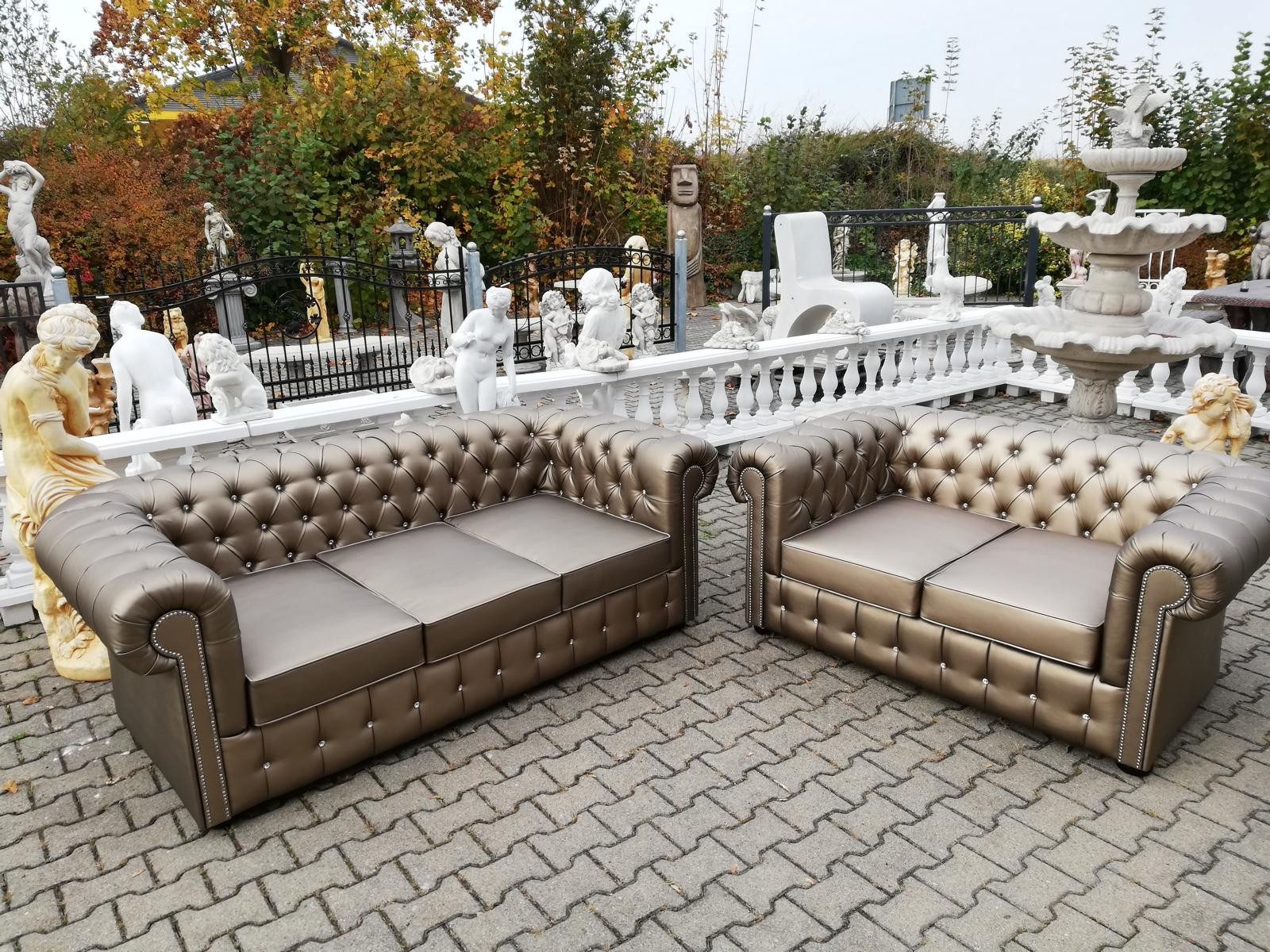 JVmoebel Chesterfield-Sofa Goldene Polstercouch mit Chesterfield-Design, Made in Europa