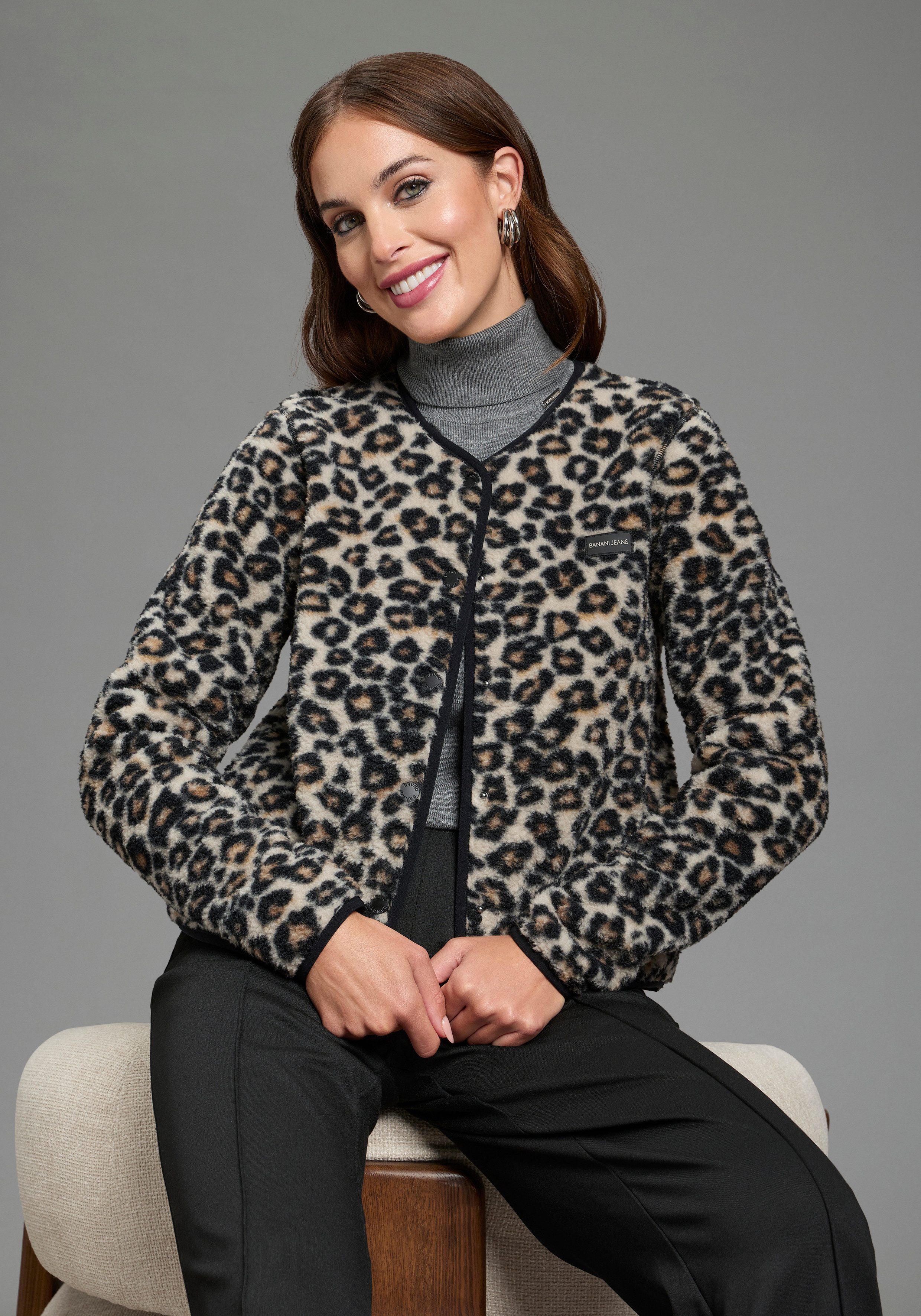 Bruno Banani Fleecejacke Teddy Fleece Flauschig mit Knöpfen bedruckt. € 64,99, (€ 64,99 pro 1 Stk).