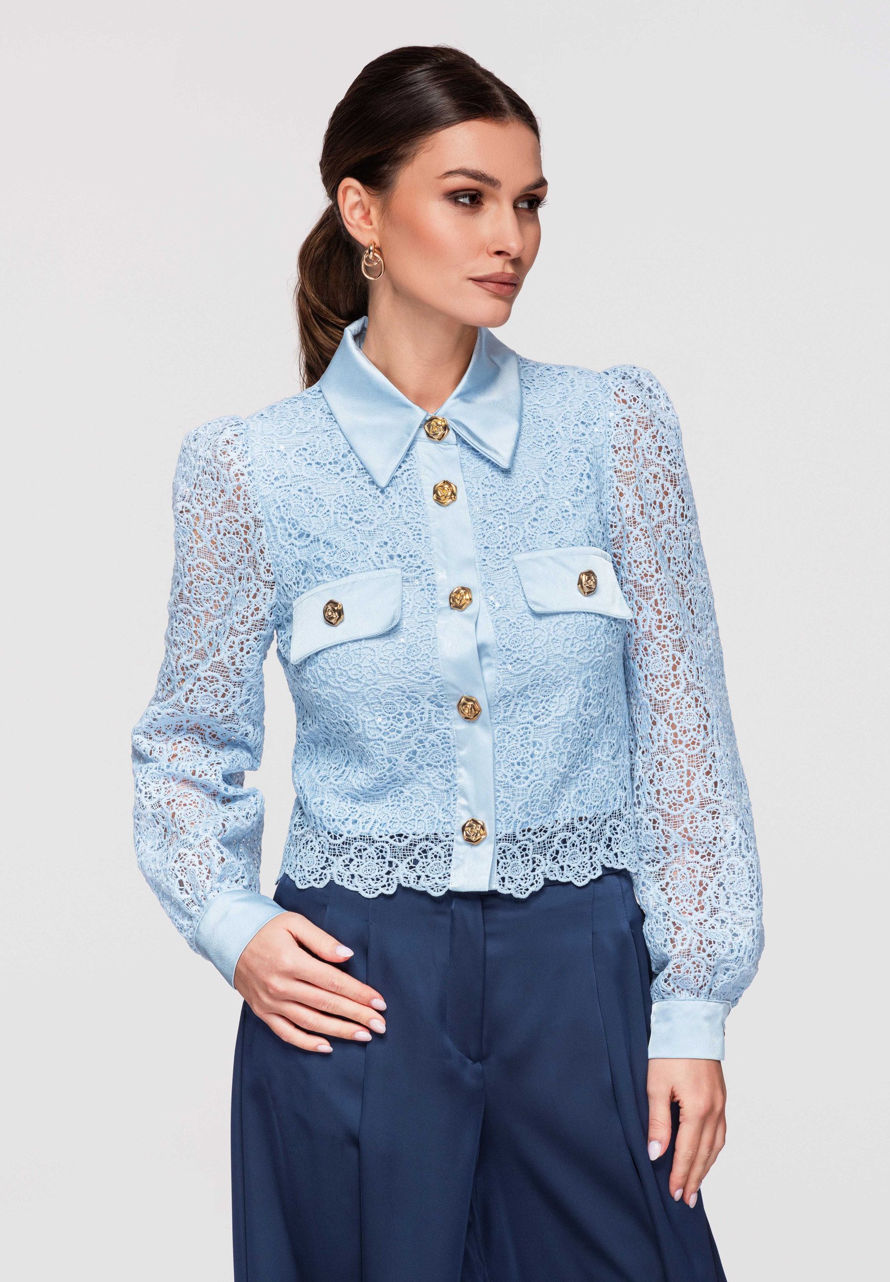 OMBRE Hemdbluse Damen Spitzenbluse Kurz Elegant Slim-Fit blue S (1-tlg) Ajourmuster, dekorative Kante