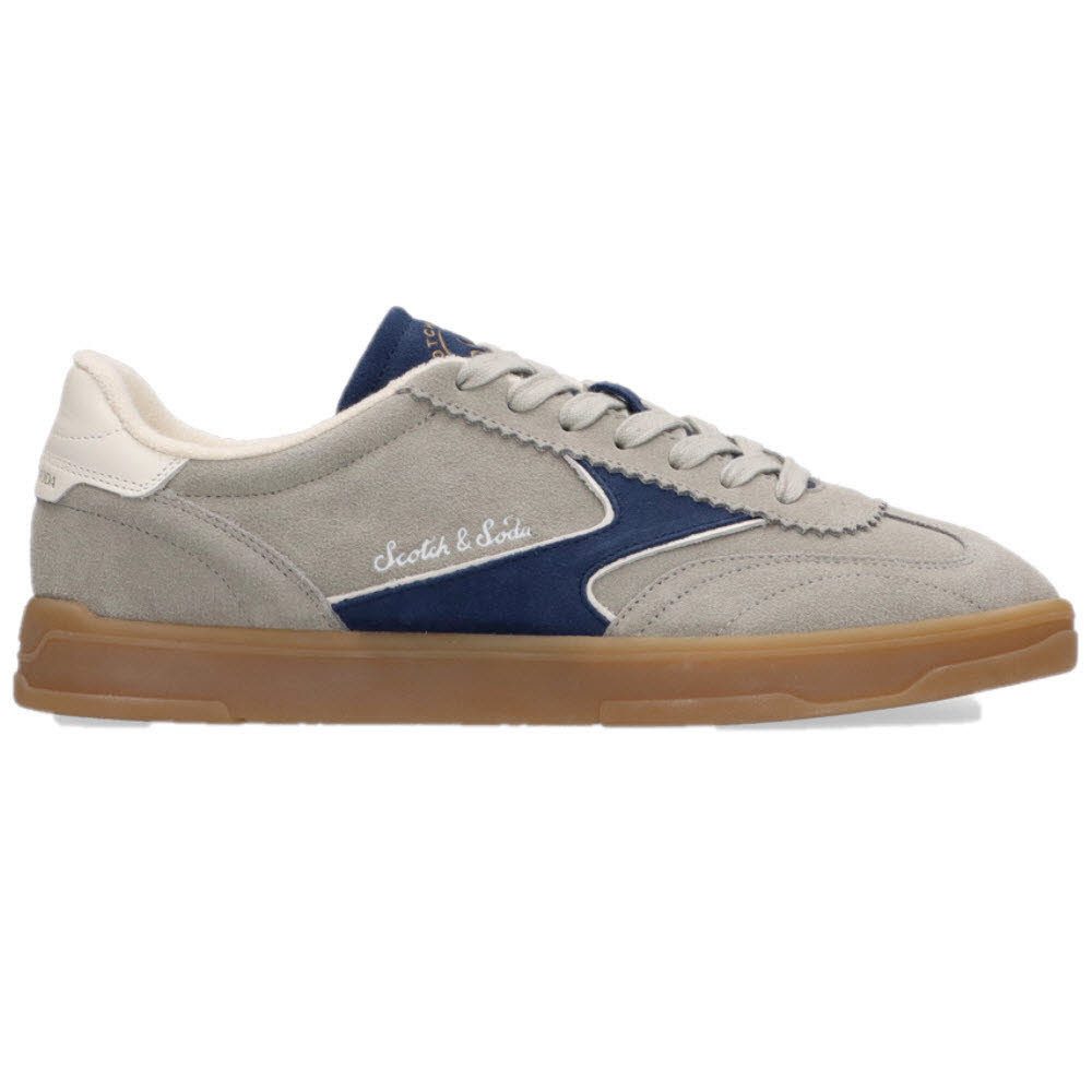 Slim Sneaker