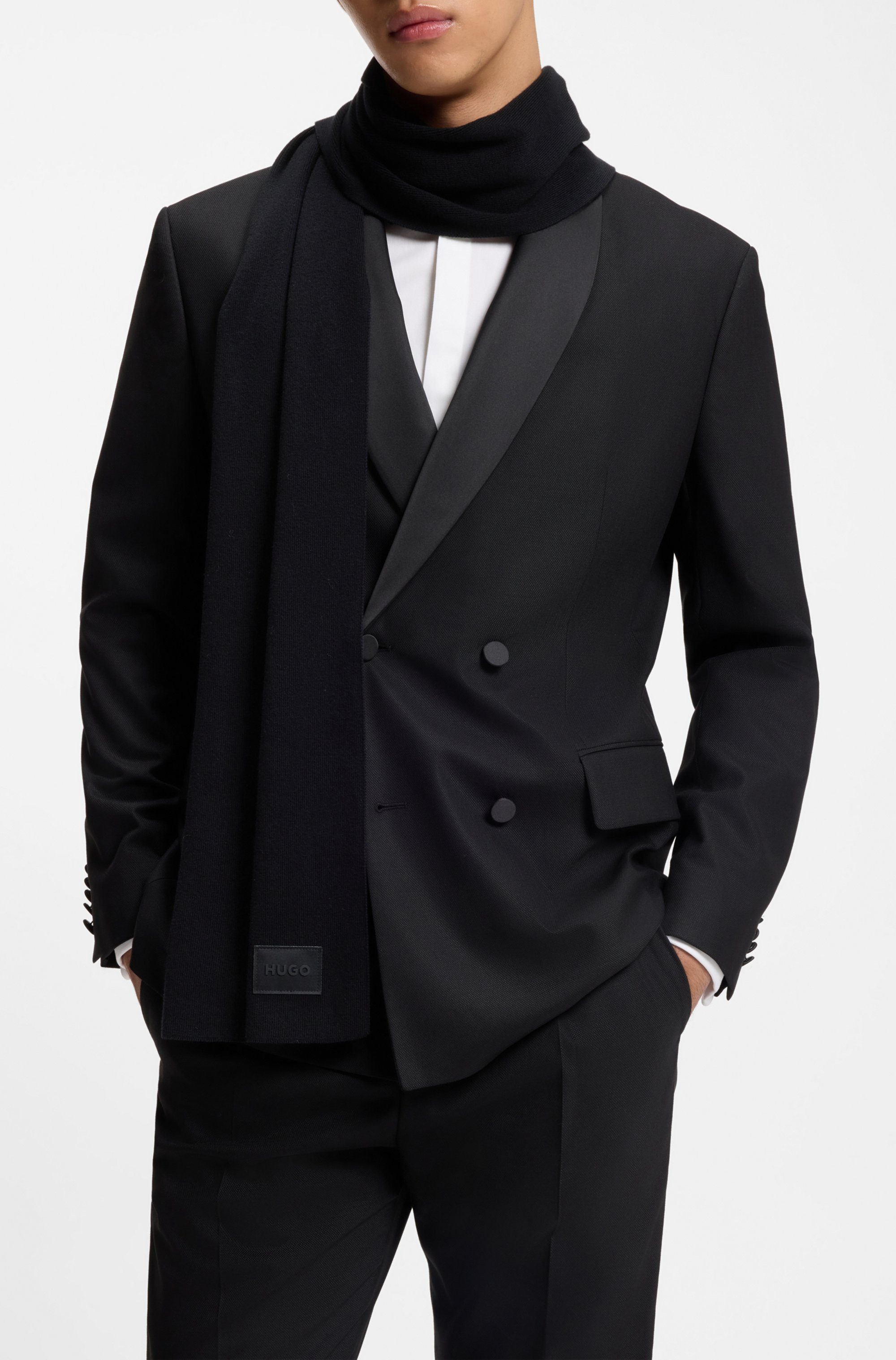 HUGO Schal Zevon, mit Logo-Aufnäher, unifarben günstig online kaufen