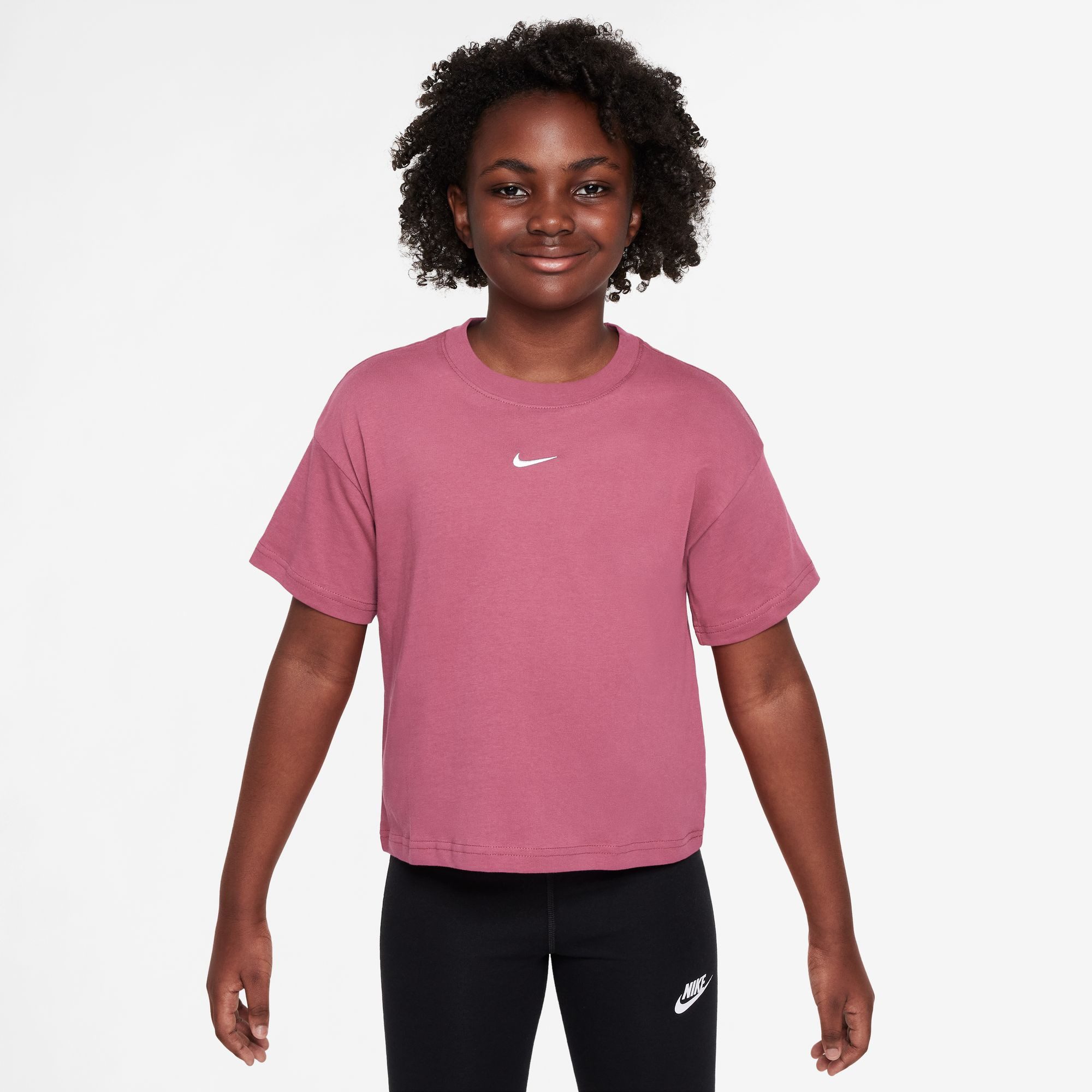 Nike Sportswear T-Shirt G NSW TEE BOY ESSNTL LBR für Jugendliche, weiter Schnitt, Rundhalsausschnitt, aus Baumwolle