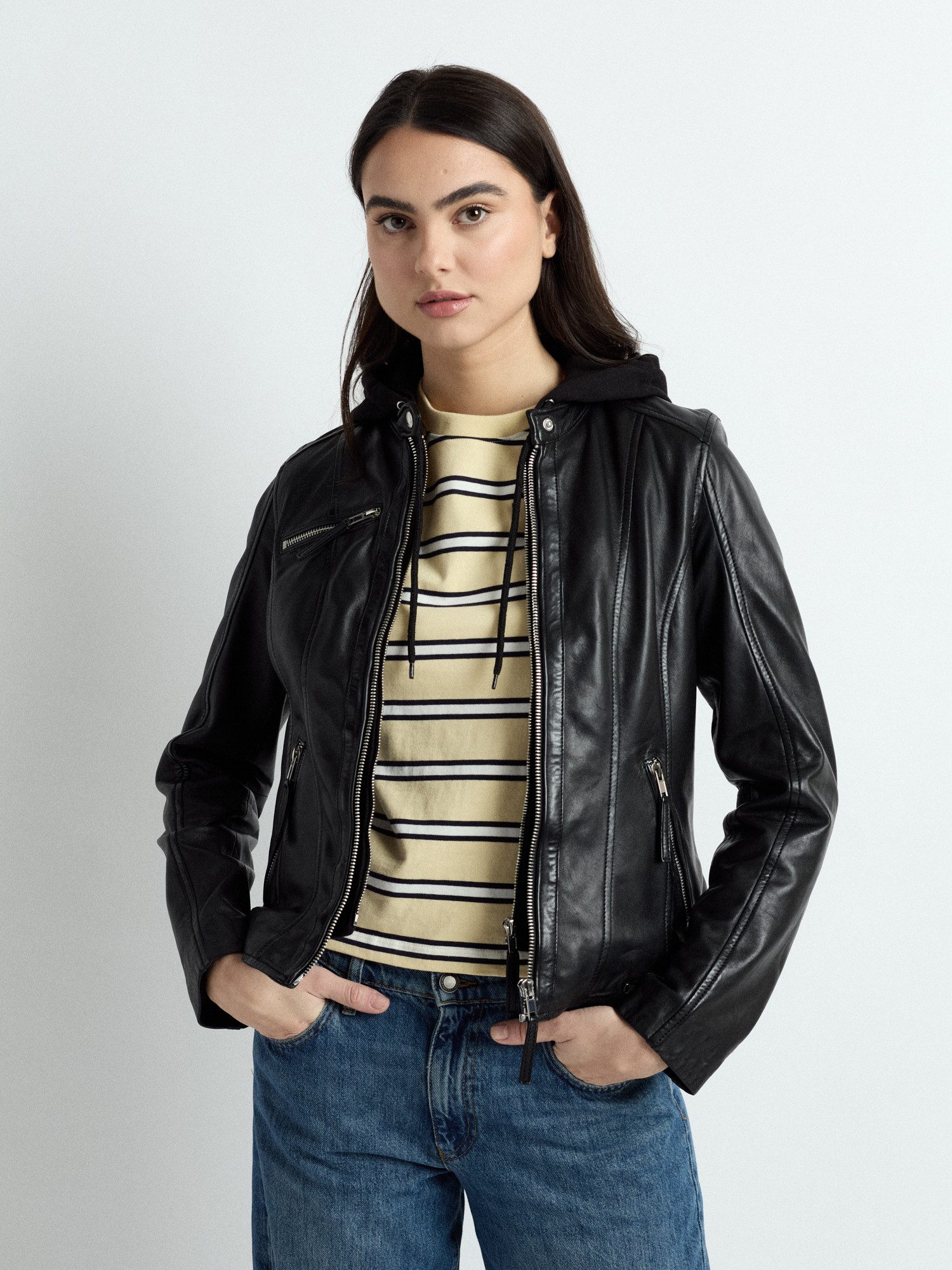 MUSTANG Lederjacke 31019269. Reduzierter Preis € 229,00. Unverbindliche Preisempfehlung € 249,00