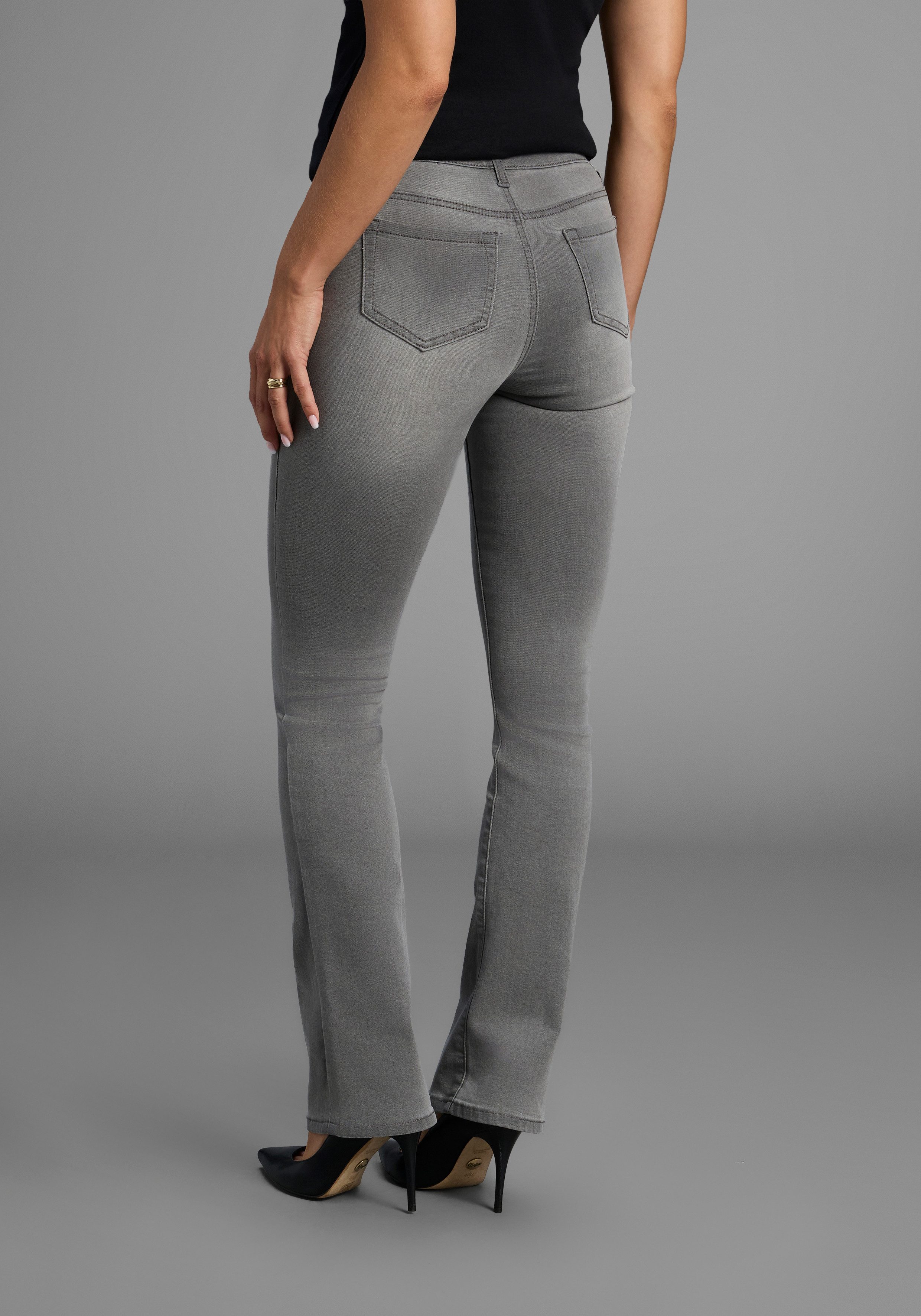 Arizona Bootcut-Jeans Ultra-Stretch normale Passform, Baby-Bootcut, Used-Look-Waschung