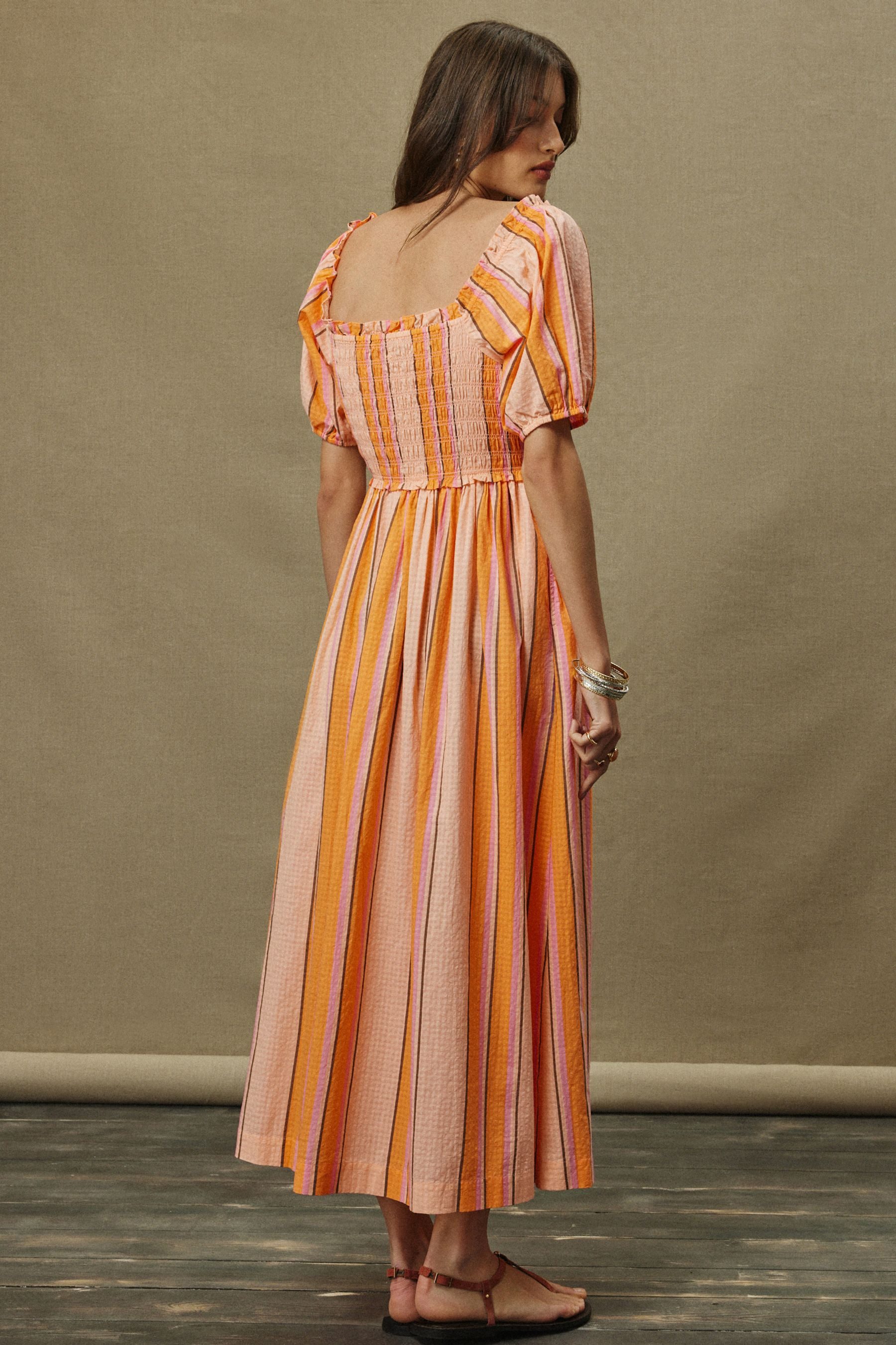 Next Midikleid Gerafftes Midikleid mit Puffärmeln, Kurzgröße (1-tlg)