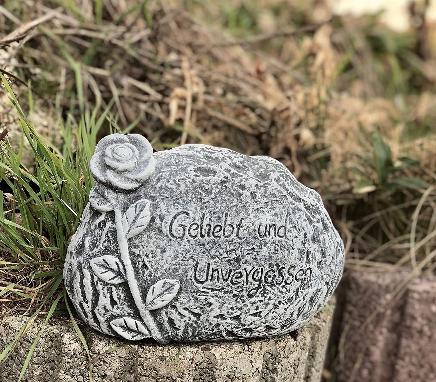 Stone and Style Gartenfigur Frostfester Grabschmuck Grabstein "Geliebt und unvergessen"