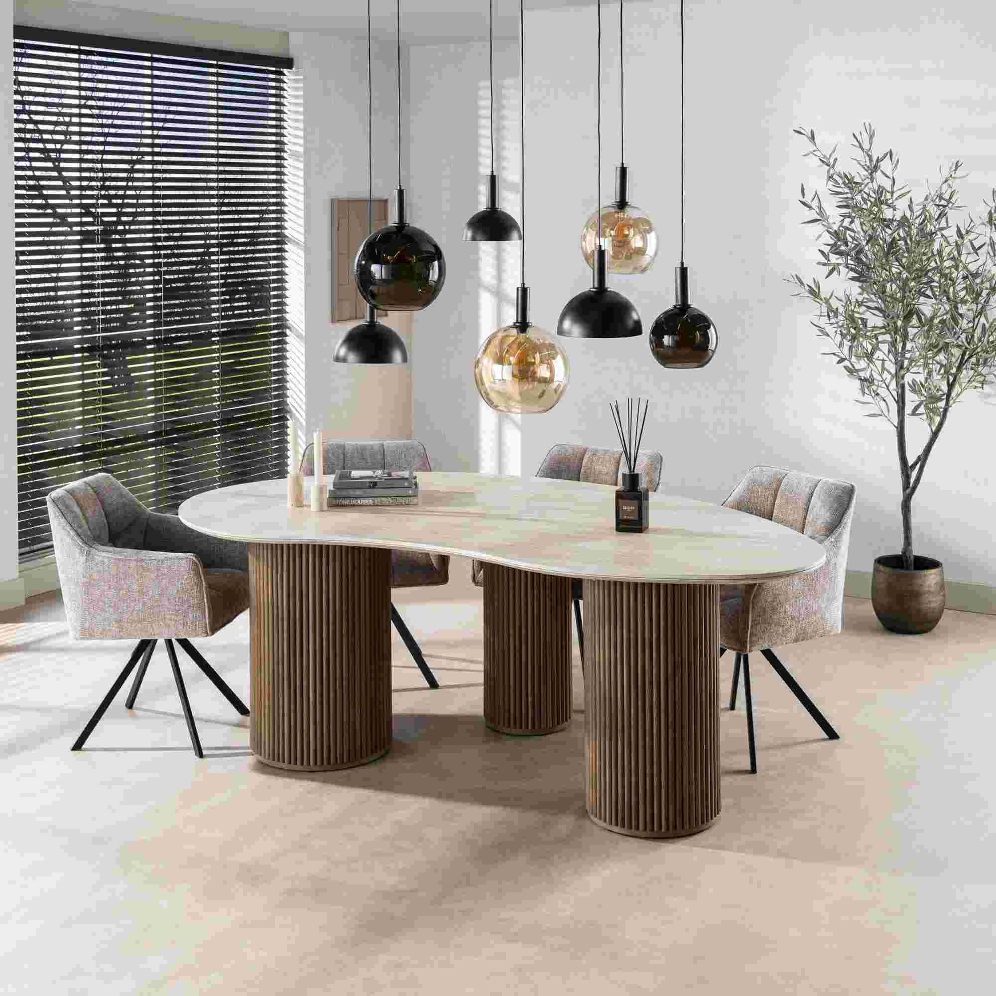 Feeling4Home Esstisch Maro 215 cm mit Keramikplatte, Travertinoptik, nierenförmig, Skulpturaler Esstisch mit ausdrucksstarker Basis