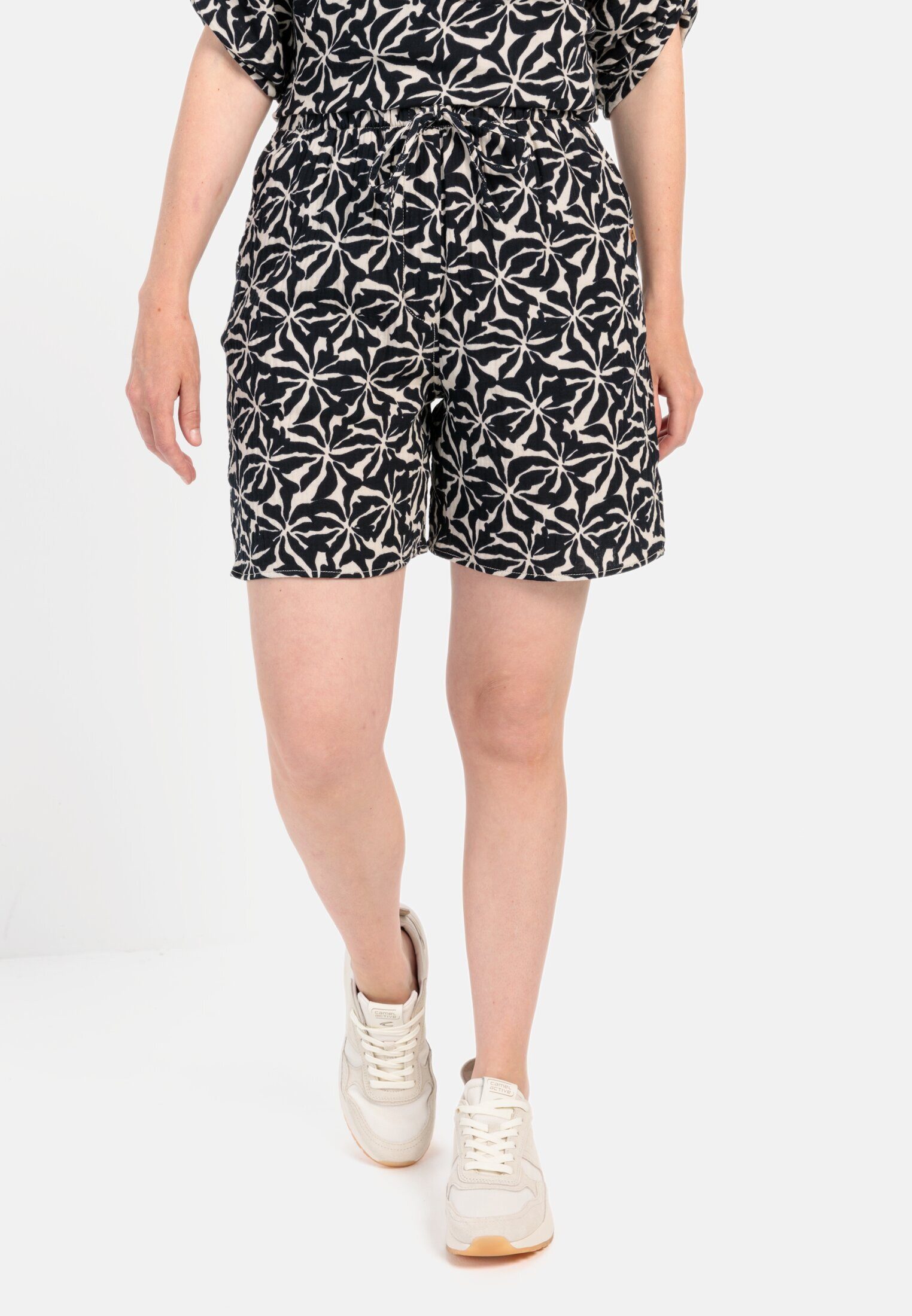 Chinoshorts aus Baumwolle