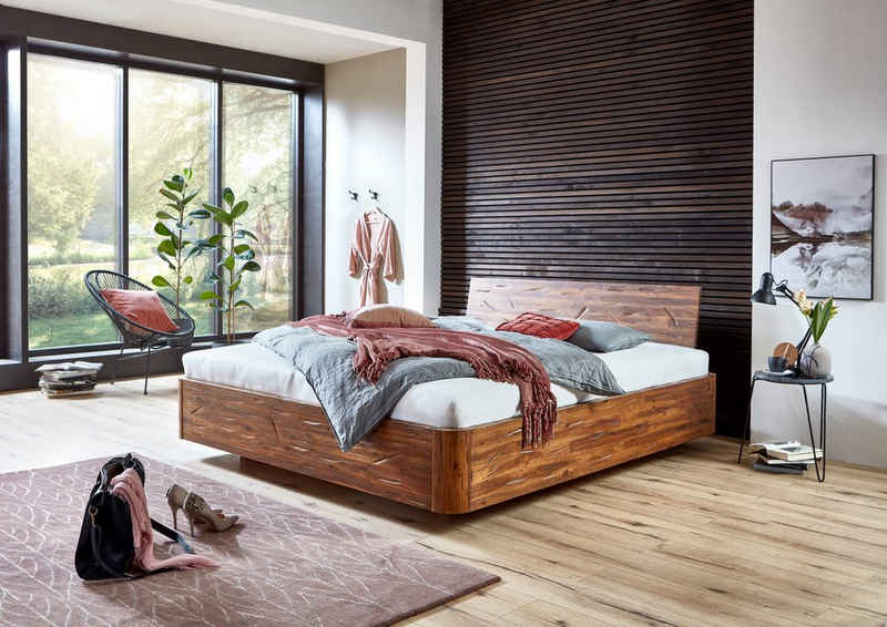Junado® Holzbett »Teneriffa«, massives Akazienholz, naturfarben, Schwebebett, geschlossenes Kopfteil, in verschieden Größen bestellbar, ohne Bettkasten, Vintage-Stil