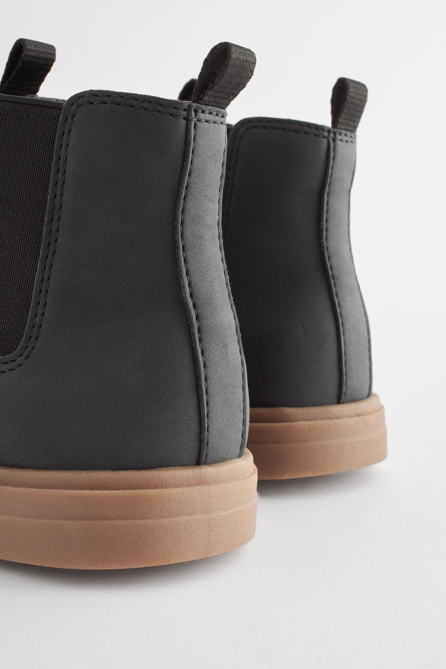 Next Chelsea-Stiefel mit dicker Sohle Chelseaboots (1-tlg)