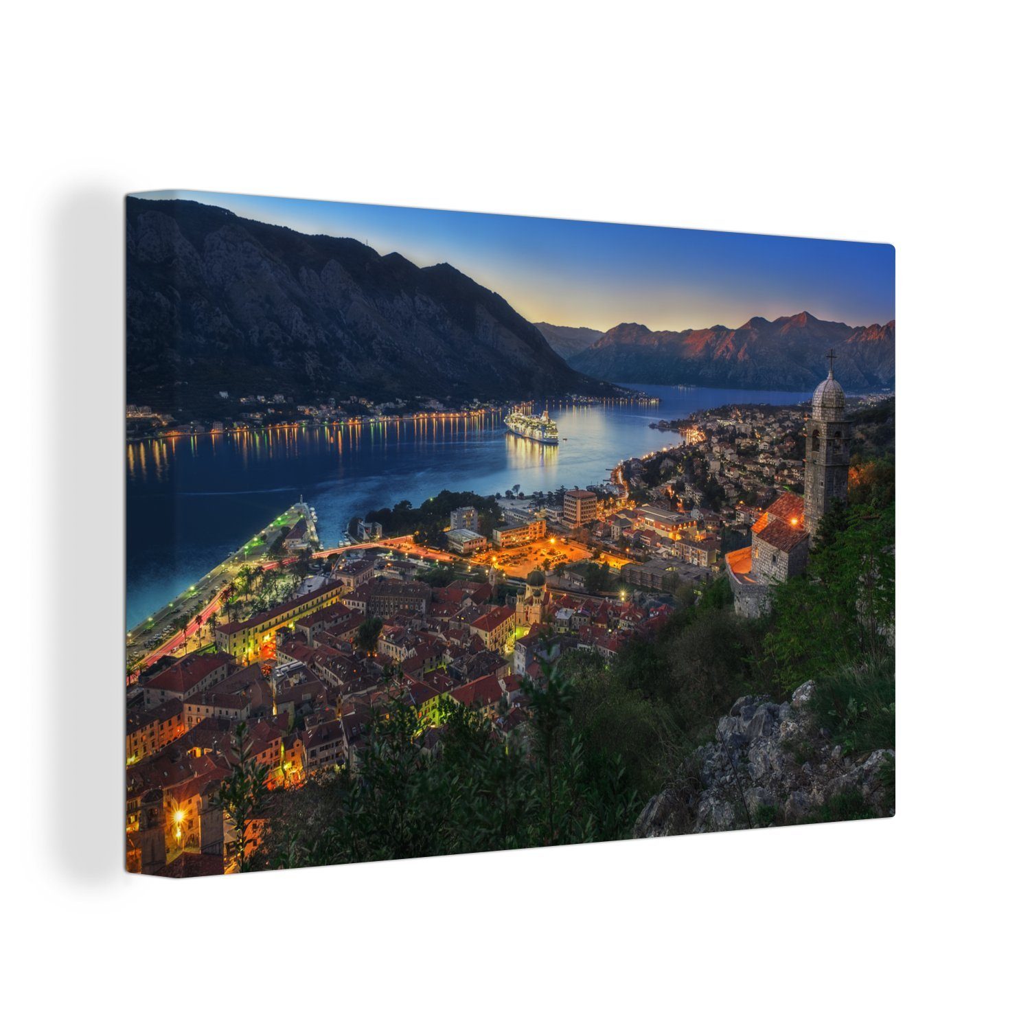 OneMillionCanvasses® Leinwandbild von Kotor Leinwandbilder, Sonnenuntergang Bucht Die beleuchtete (1 und Wanddeko, Straßen, bei cm Wandbild St), 30x20 Aufhängefertig