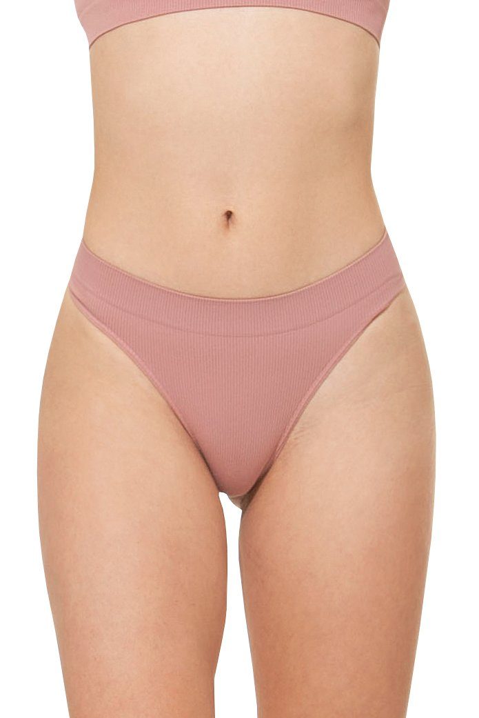 String Ribbed Collection