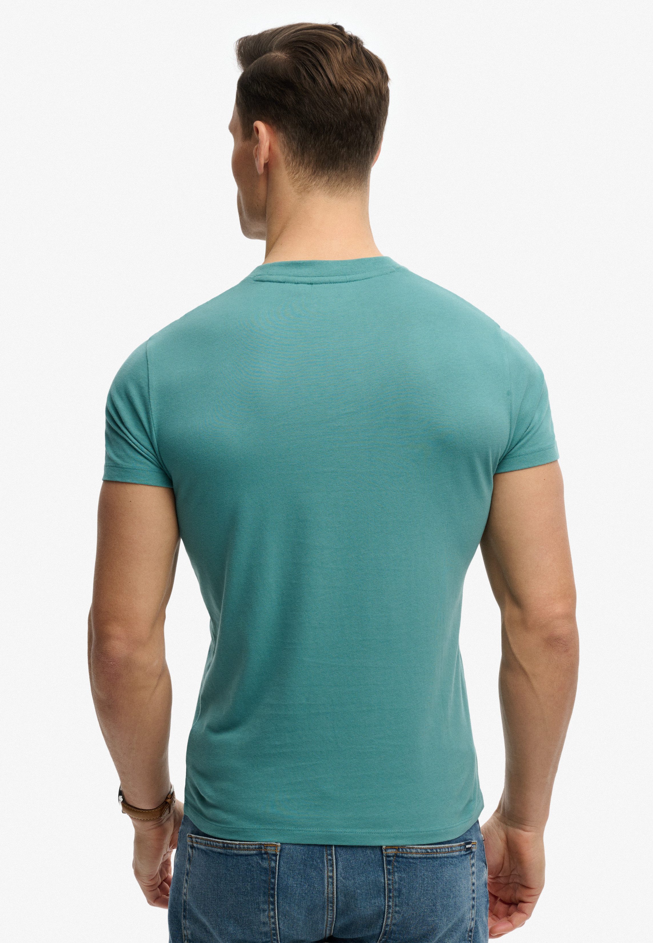 Superdry Rundhalsshirt ESSENTIAL LOGO EMB TEE aus Baumwolle und Single Jersey, Slim Fit, Kurzarm, hüftlang