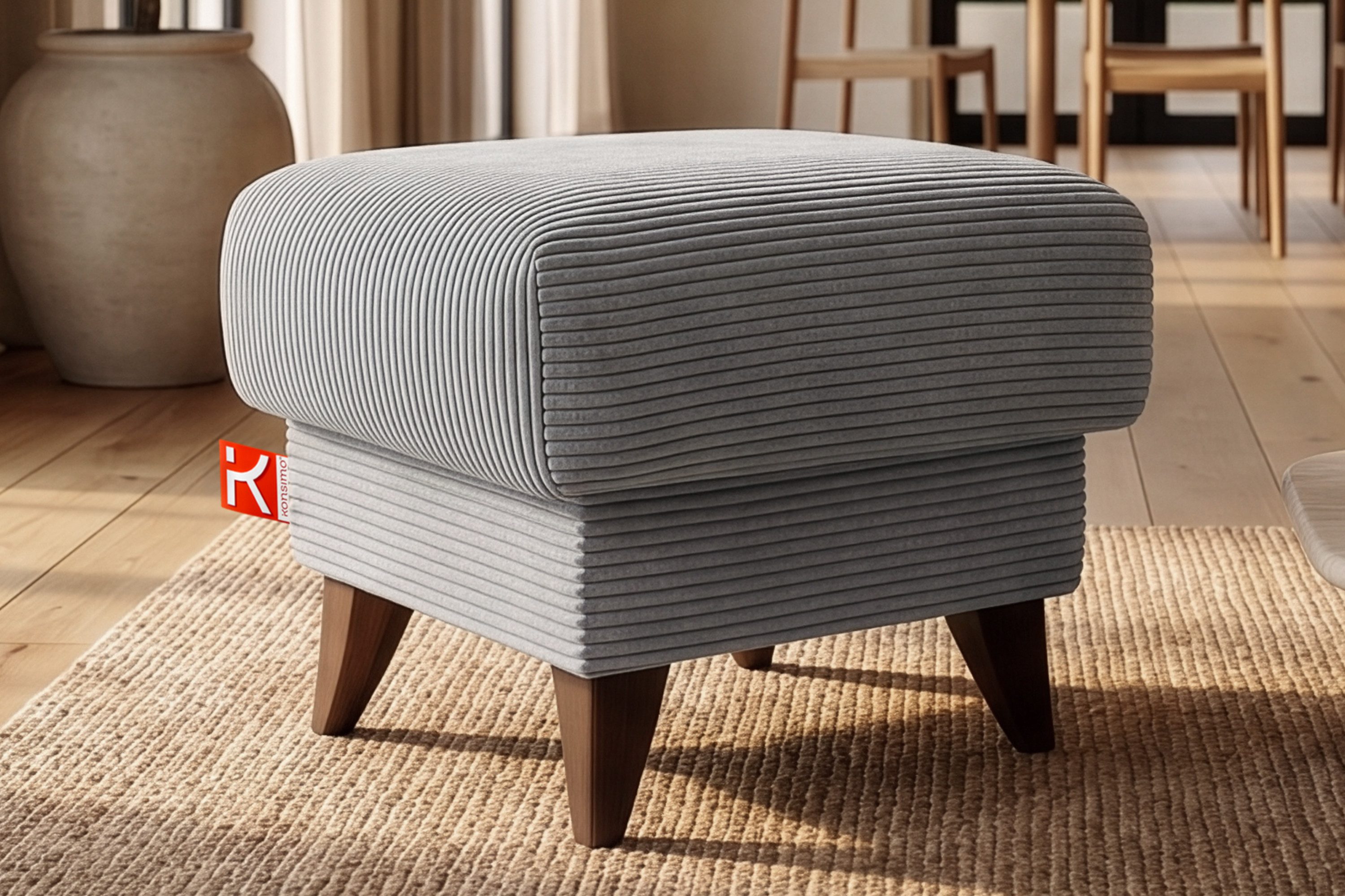 KONSIMO® Fußhocker Sitzhocker mit Stauraum GUSTAVO, hergestellt in der EU, handgefertigt, eleganten Nähten, Polsterhocker, Elegant