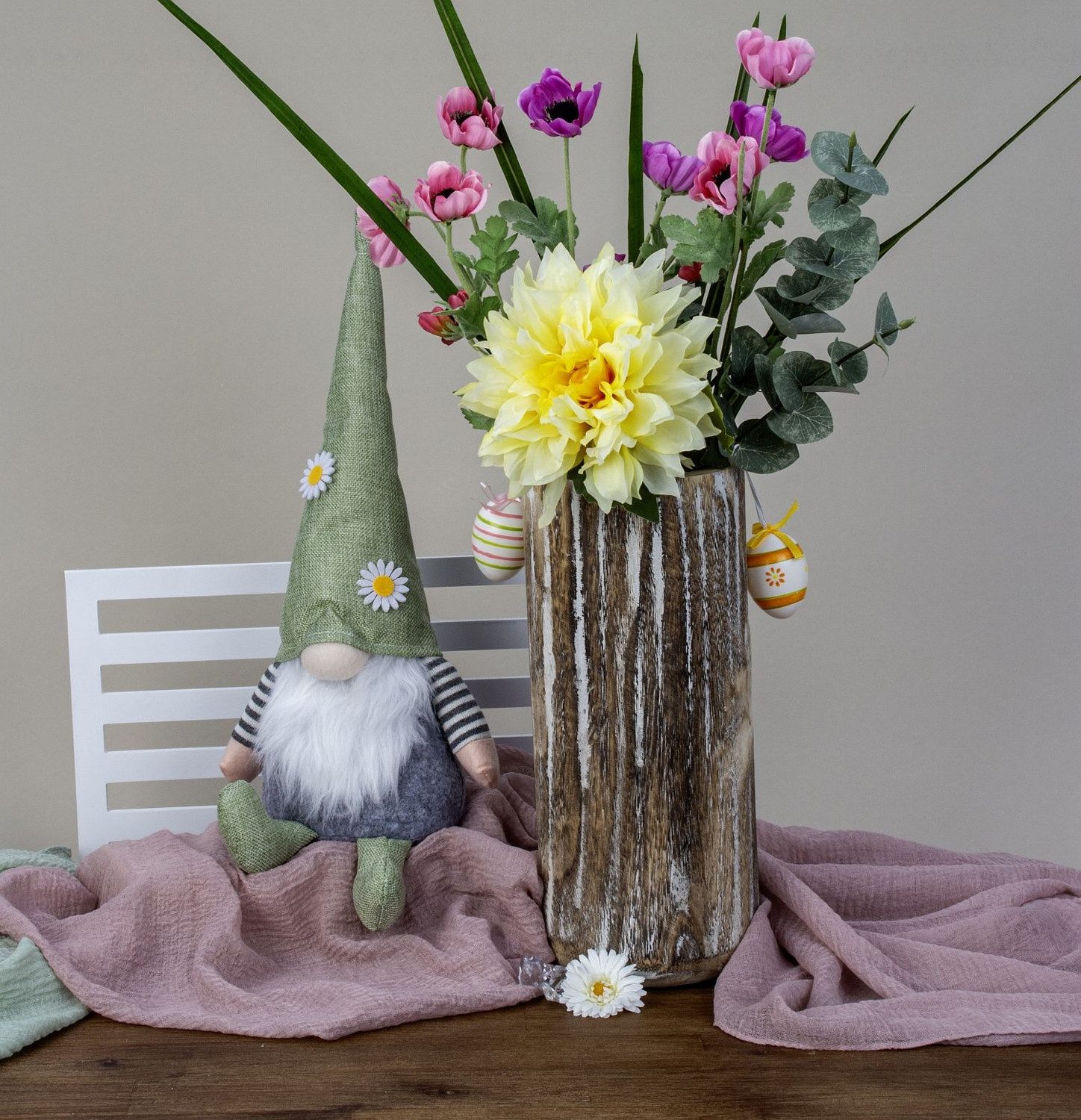 XiRRiX Wichtel Frühling Sommer Zwerg Gnom mit Blumenmütze H: 54 cm - Blumenwichtel (Frühlingsdeko, Sommerdeko Herbstdeko Wichtel), mit süßer Knubbelnase und niedlichem Bart
