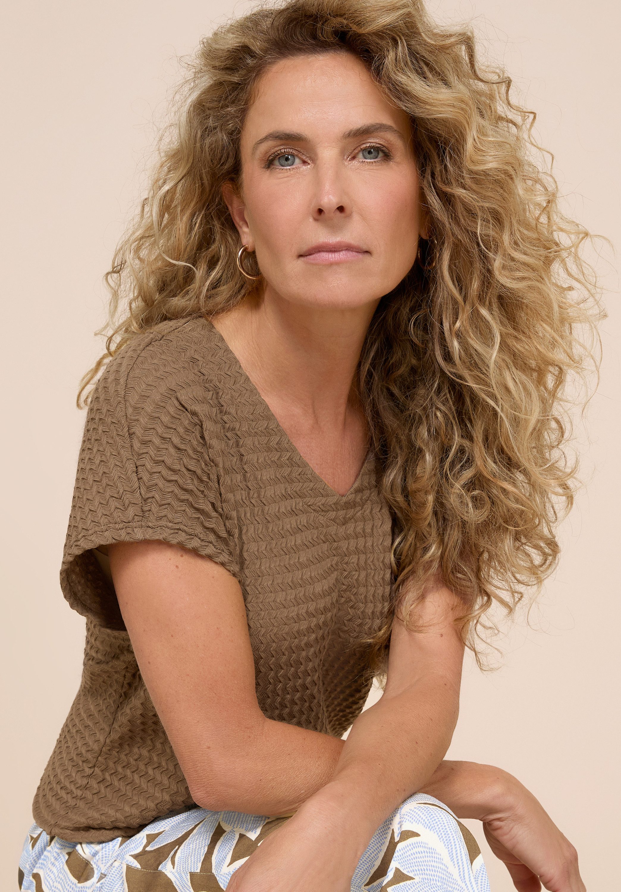 bianca Kurzarmshirt JULIE mit Crinkle-Effekt in Trendfarbe 'Coconut'