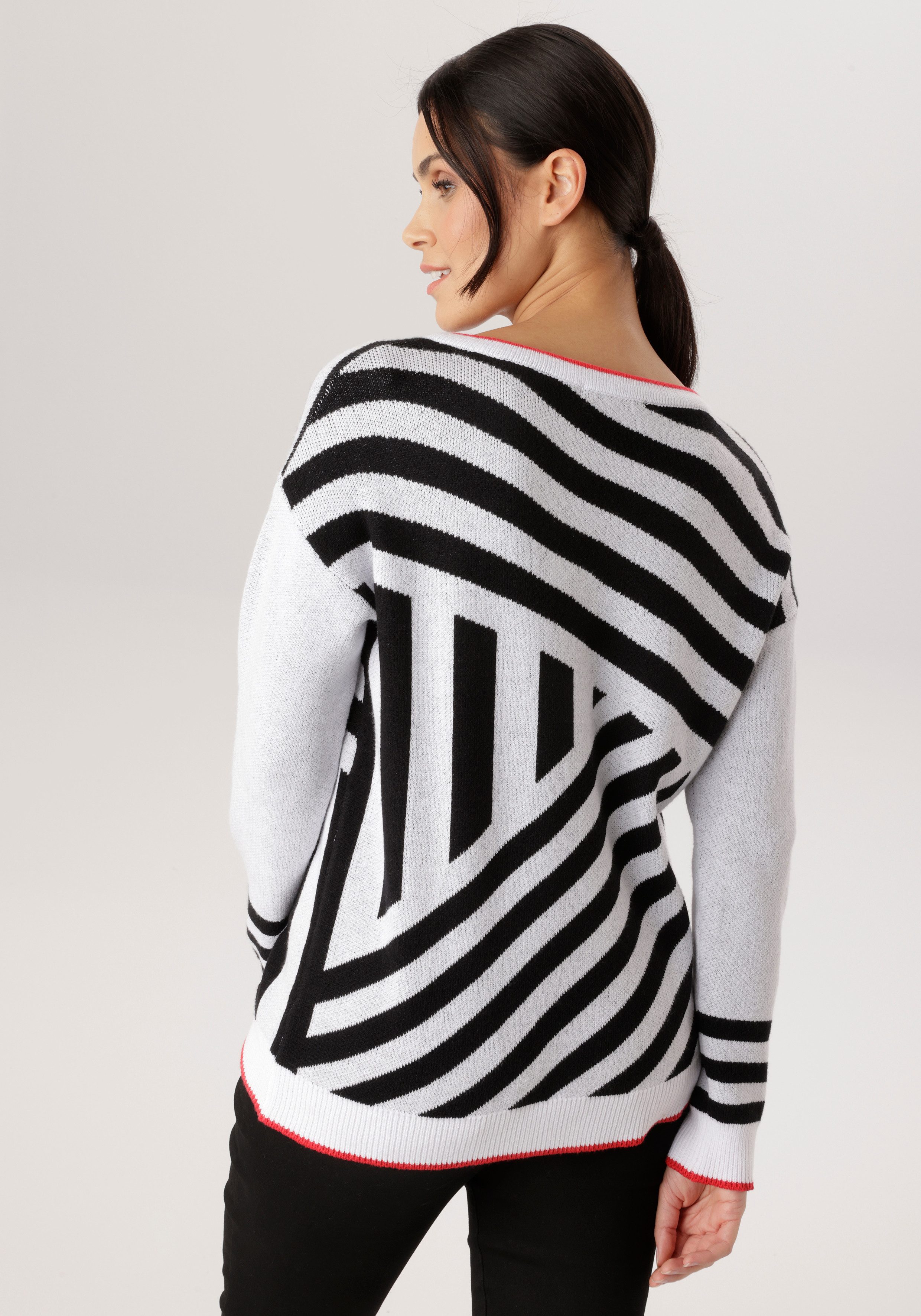 Aniston SELECTED Strickpullover mit interessant verlaufenden Streifen-Muster